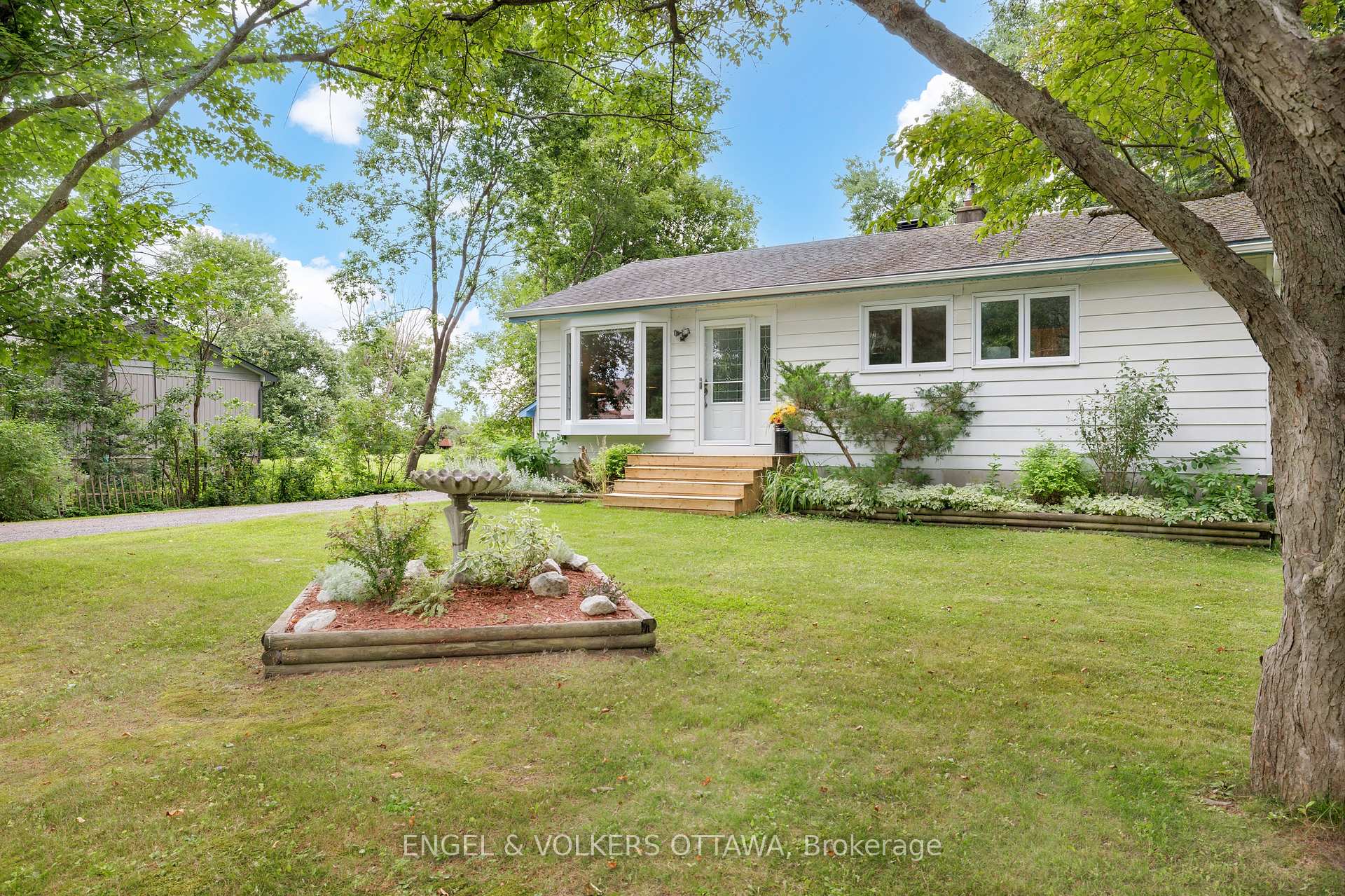 Photo 41 of 4690 Thunder Road, Ottawa, Carlsbad Springs — HOMEH