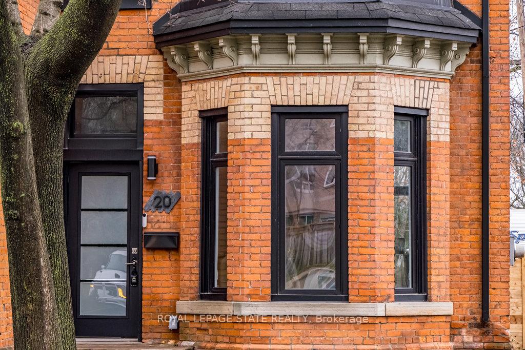 Photo 2 of 20 Peter Street, Hamilton, Central — HOMEH
