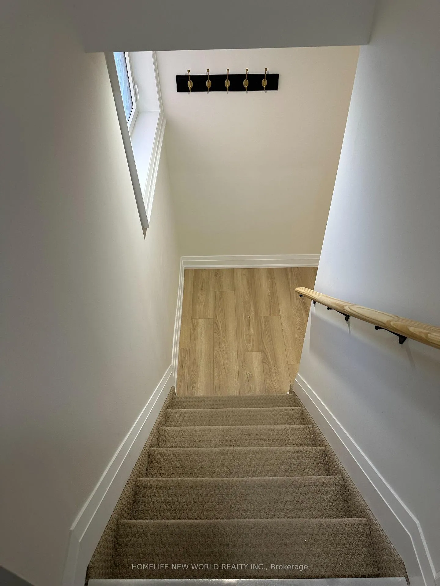 Photo 3 of Unit Bsmt, 93 Courtney Crescent, Barrie, Painswick South — HOMEH