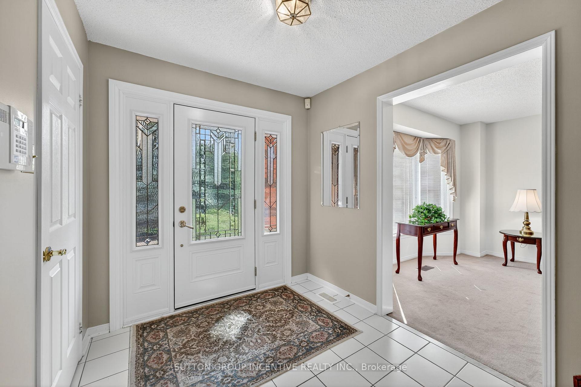 Photo 2 of 26 Peck Street, Barrie, Painswick North — HOMEH