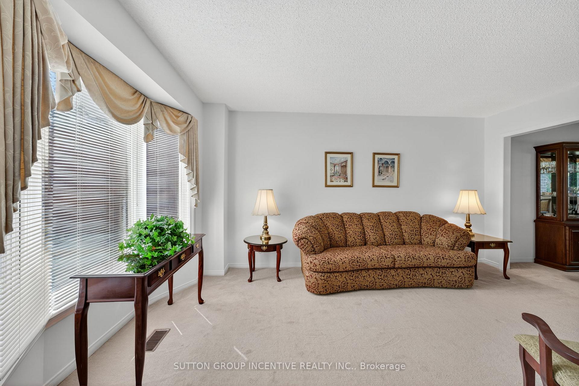 Photo 4 of 26 Peck Street, Barrie, Painswick North — HOMEH
