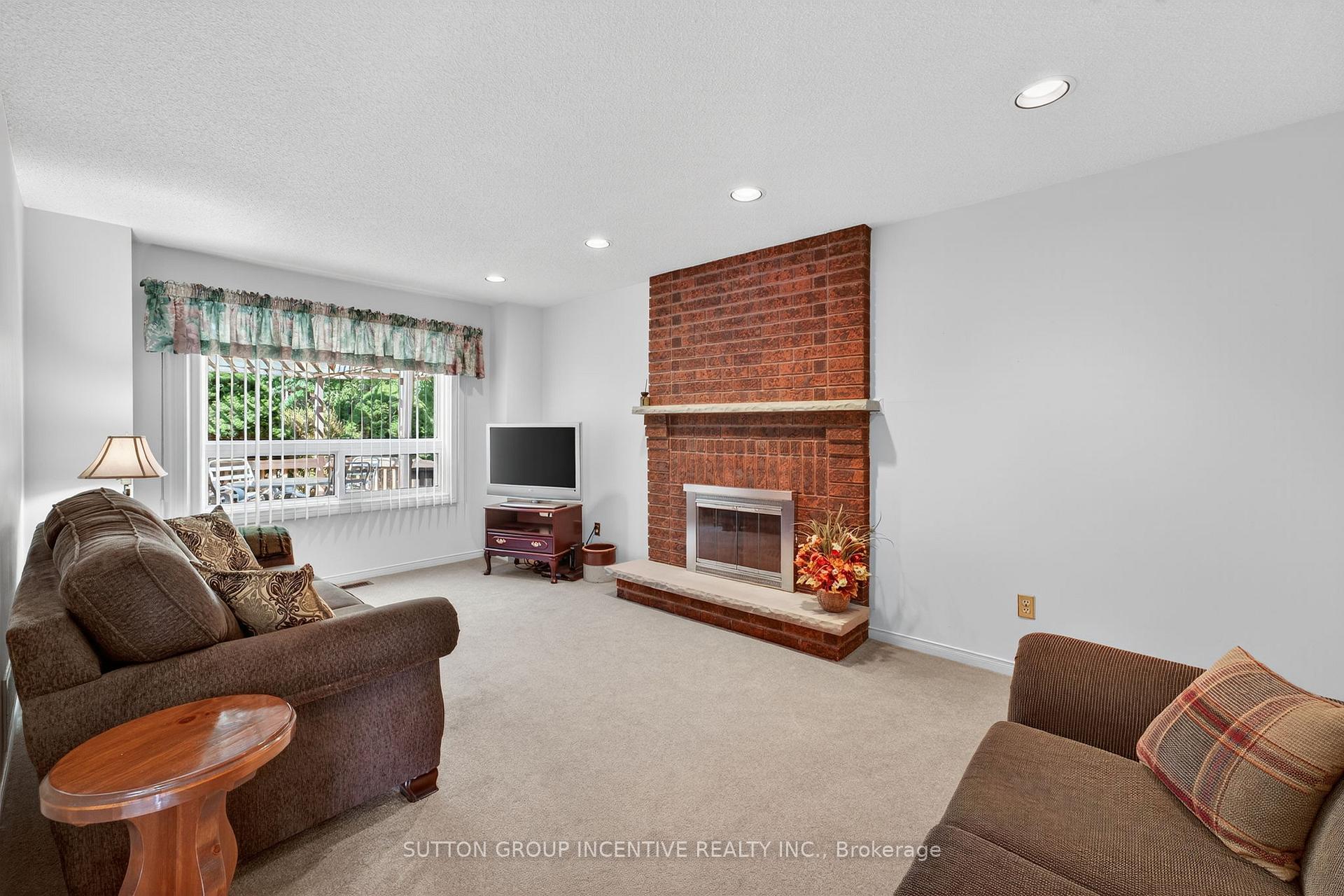 Photo 33 of 26 Peck Street, Barrie, Painswick North — HOMEH