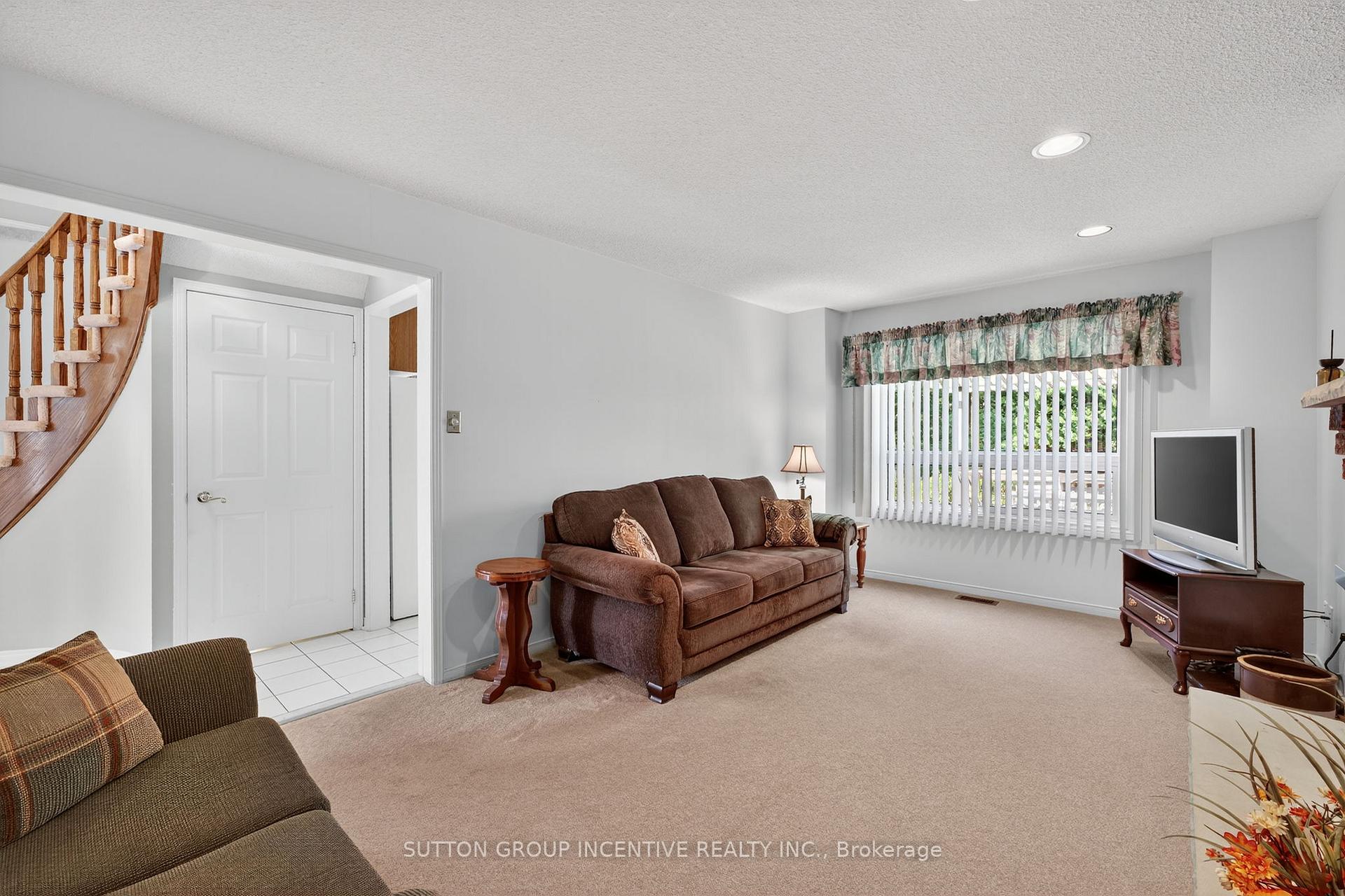 Photo 14 of 26 Peck Street, Barrie, Painswick North — HOMEH