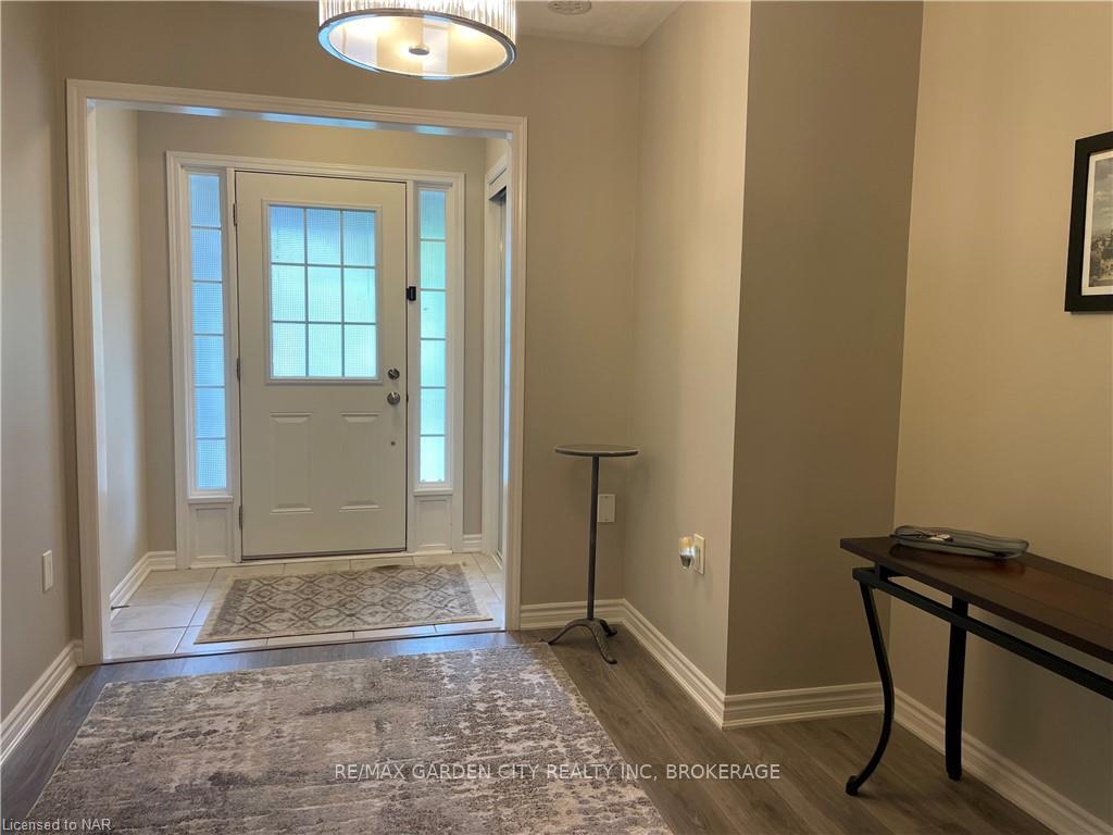 Photo 2 of Unit 61, 22 Spring Creek Drive, Hamilton, Waterdown — HOMEH