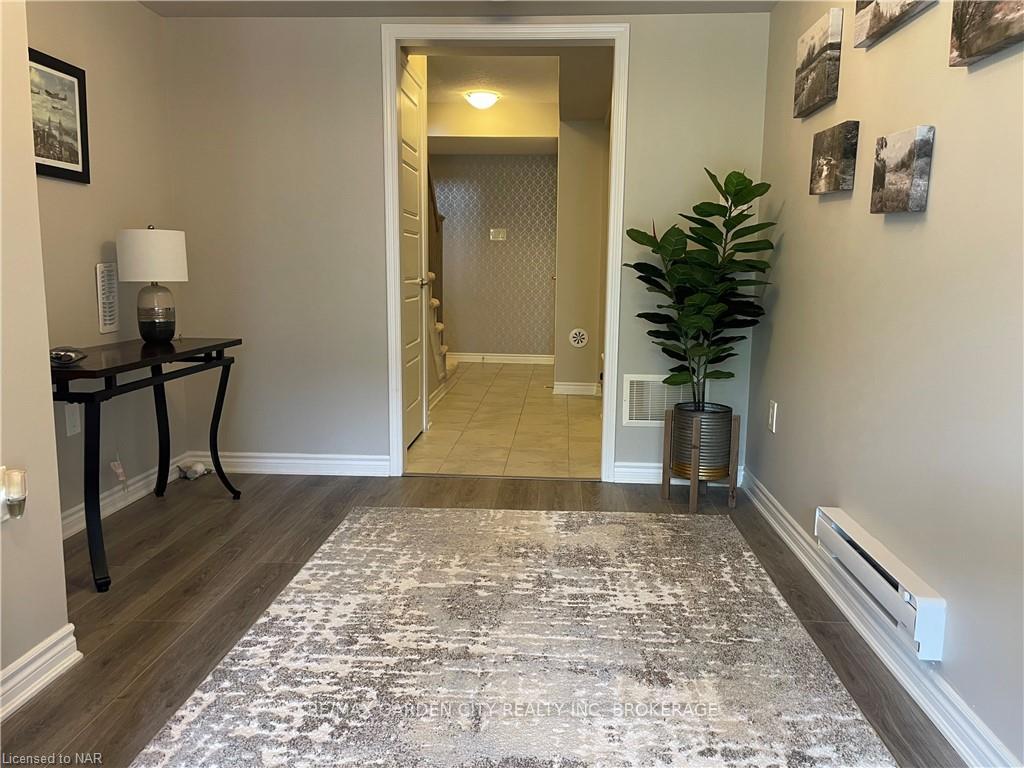 Photo 3 of Unit 61, 22 Spring Creek Drive, Hamilton, Waterdown — HOMEH