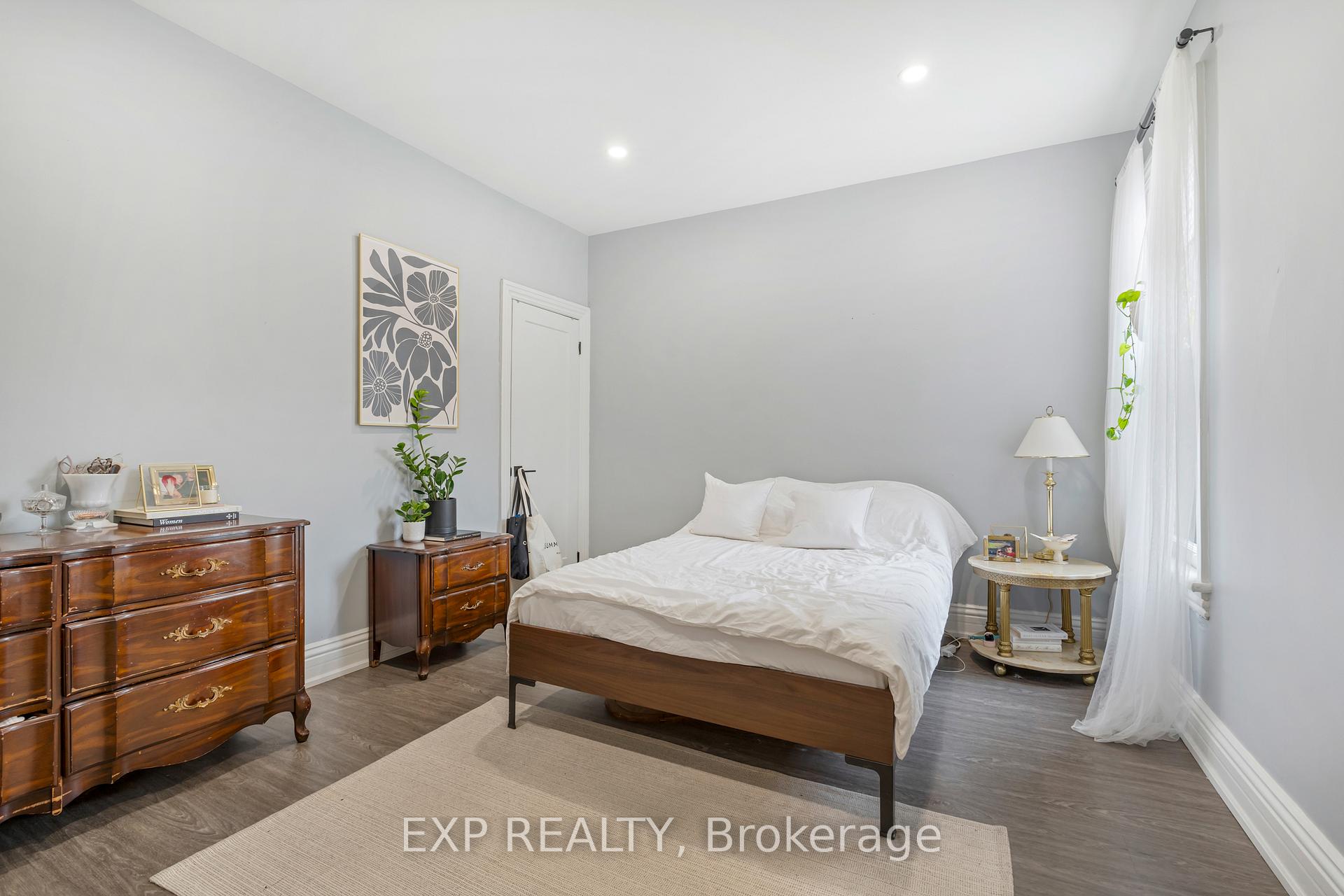 Photo 4 of 147 Elgin Street, Hamilton, Beasley — HOMEH