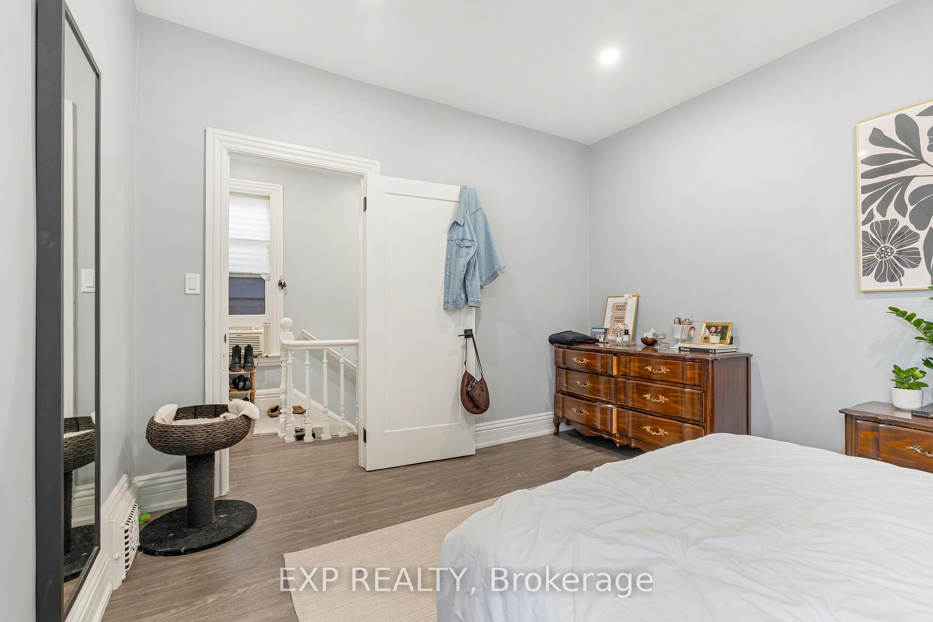 Photo 5 of 147 Elgin Street, Hamilton, Beasley — HOMEH