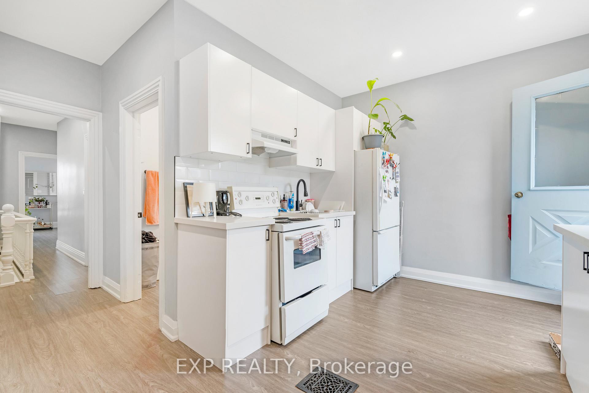 Photo 9 of 147 Elgin Street, Hamilton, Beasley — HOMEH