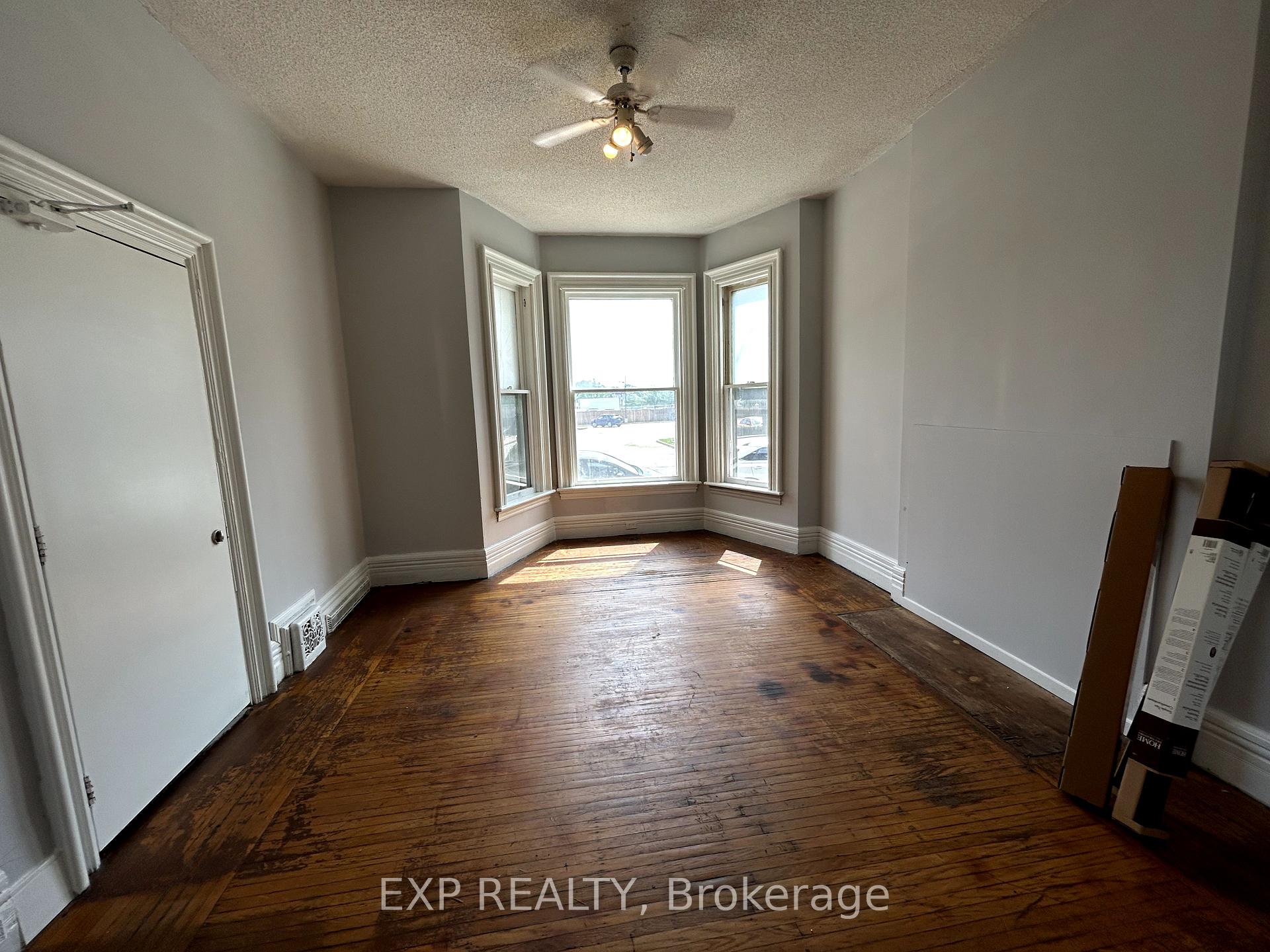 Photo 16 of 147 Elgin Street, Hamilton, Beasley — HOMEH