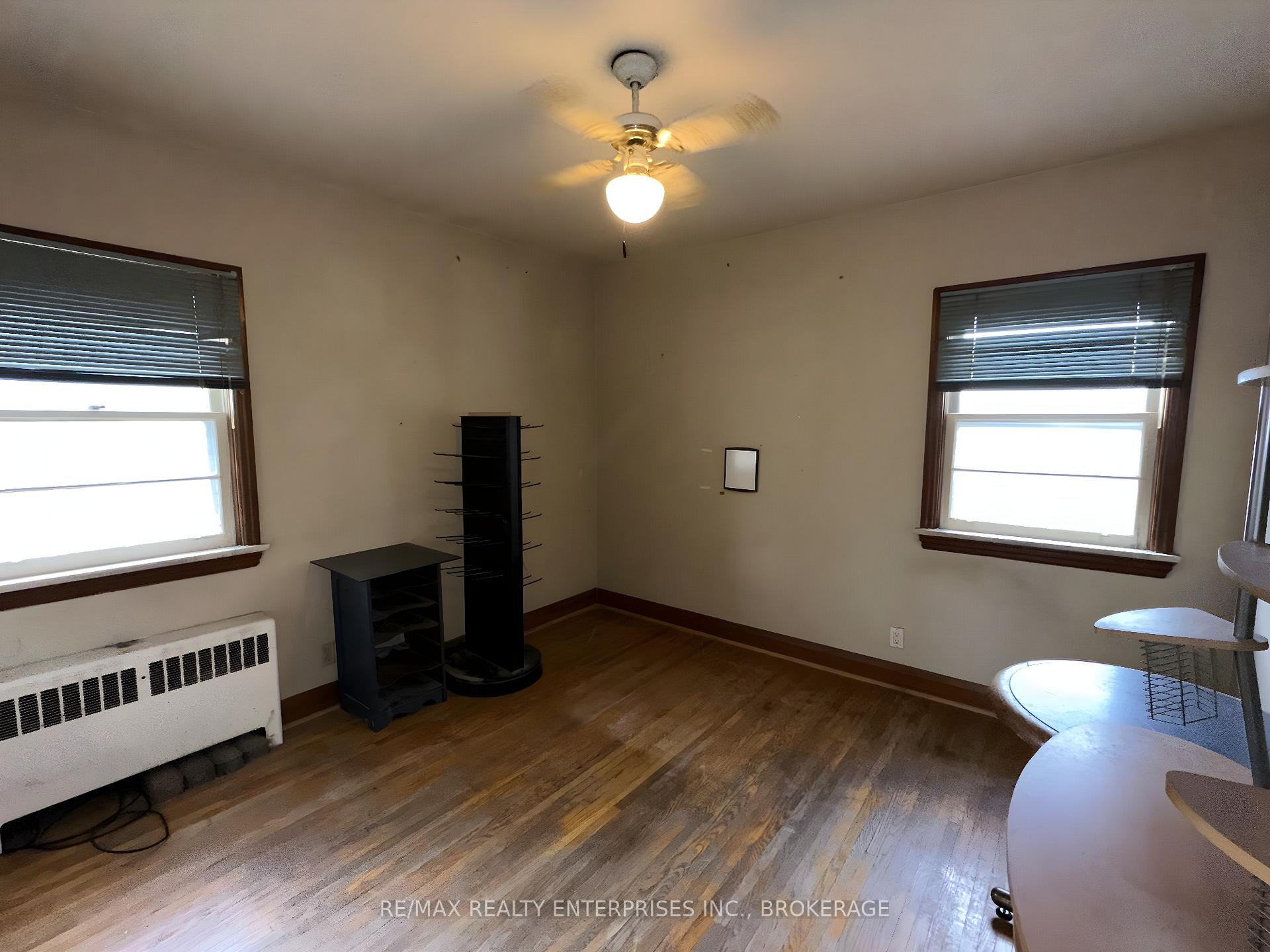 Photo 6 of 496 Carlton Street, St. Catharines, Carlton/Bunting — HOMEH