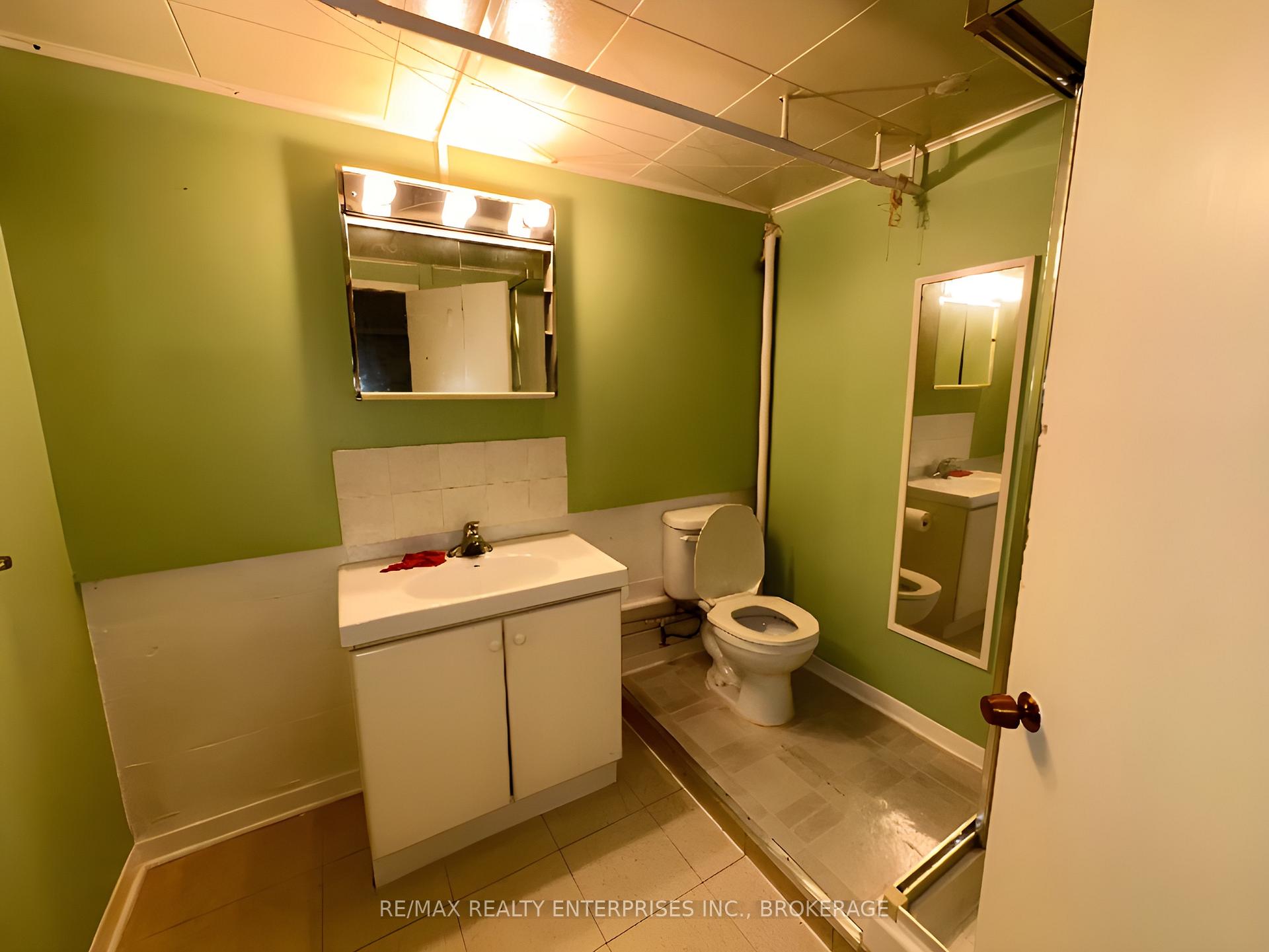 Photo 17 of 496 Carlton Street, St. Catharines, Carlton/Bunting — HOMEH