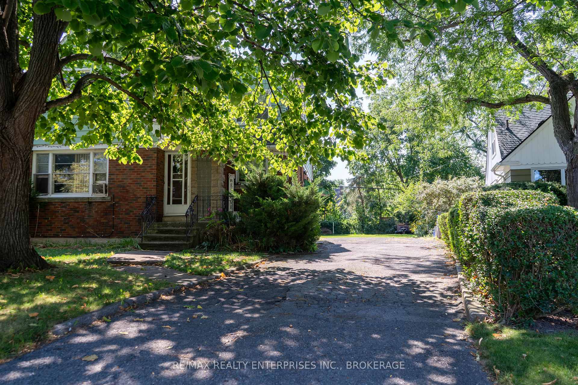 Photo 27 of 496 Carlton Street, St. Catharines, Carlton/Bunting — HOMEH