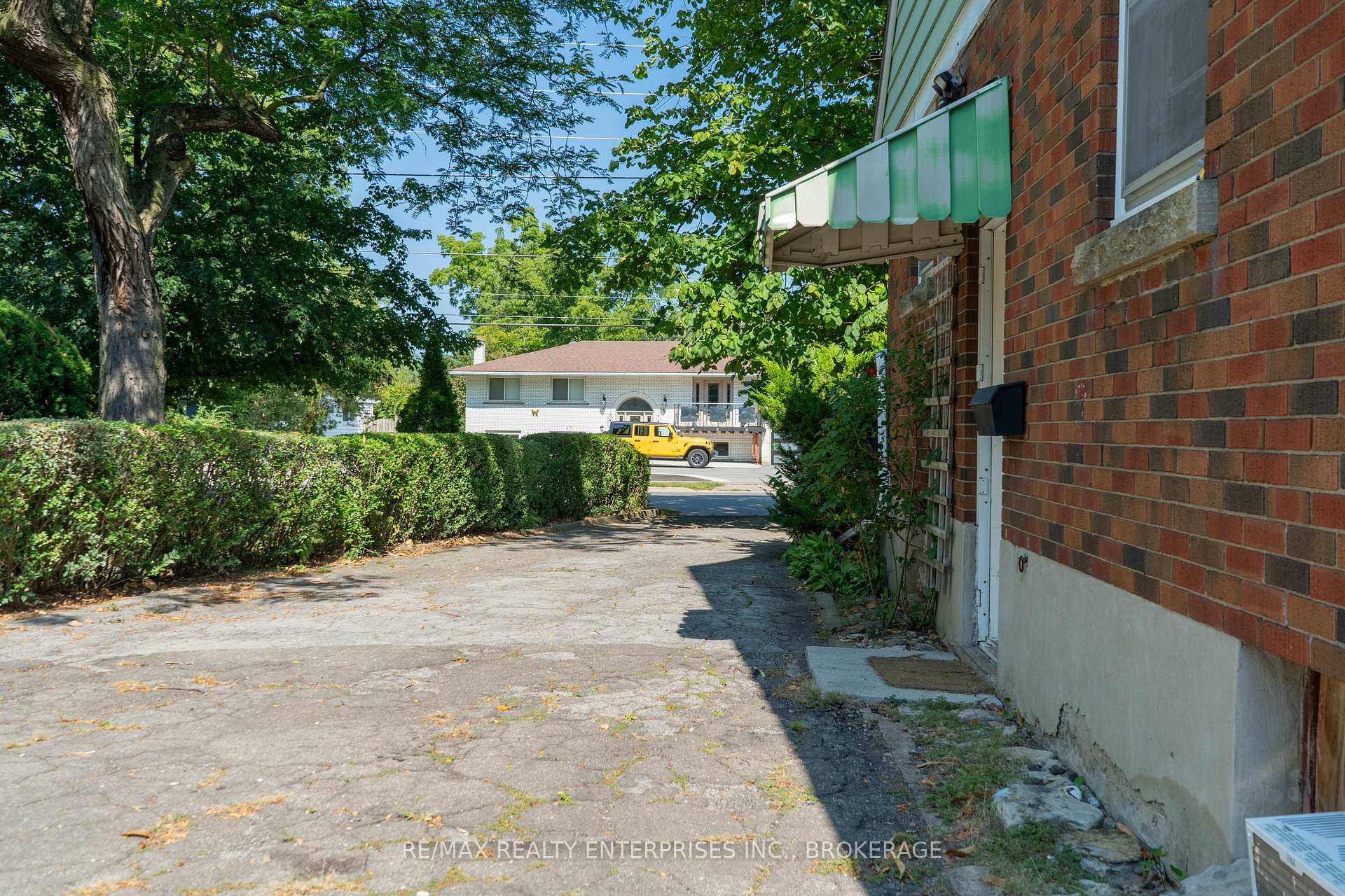 Photo 31 of 496 Carlton Street, St. Catharines, Carlton/Bunting — HOMEH