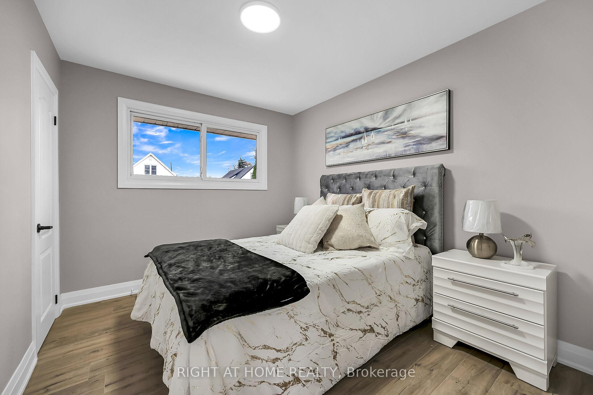 Photo 13 of 147 Allenby Avenue, Hamilton, Balfour — HOMEH