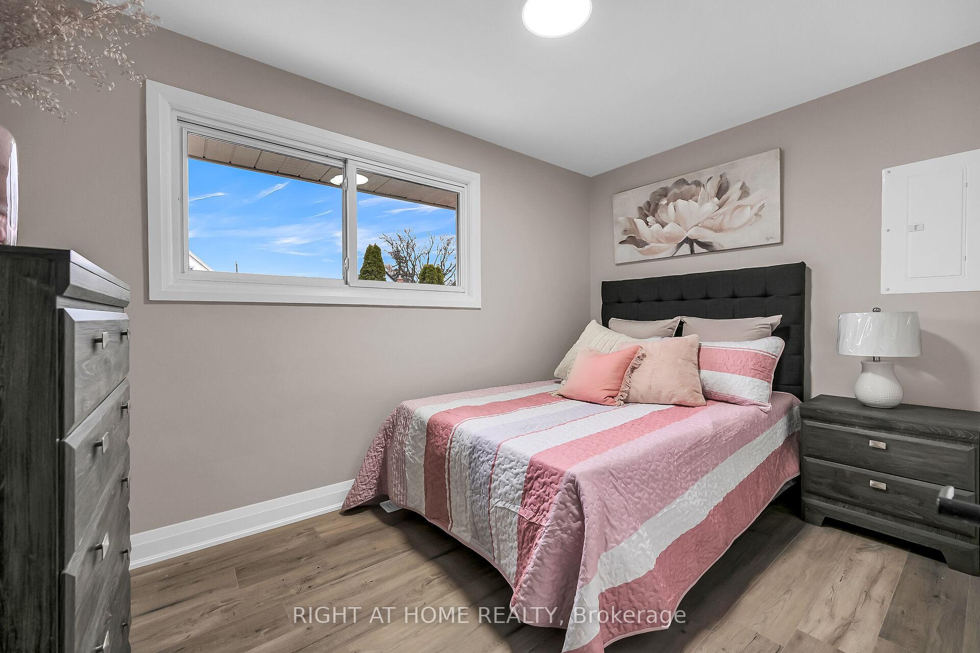 Photo 14 of 147 Allenby Avenue, Hamilton, Balfour — HOMEH