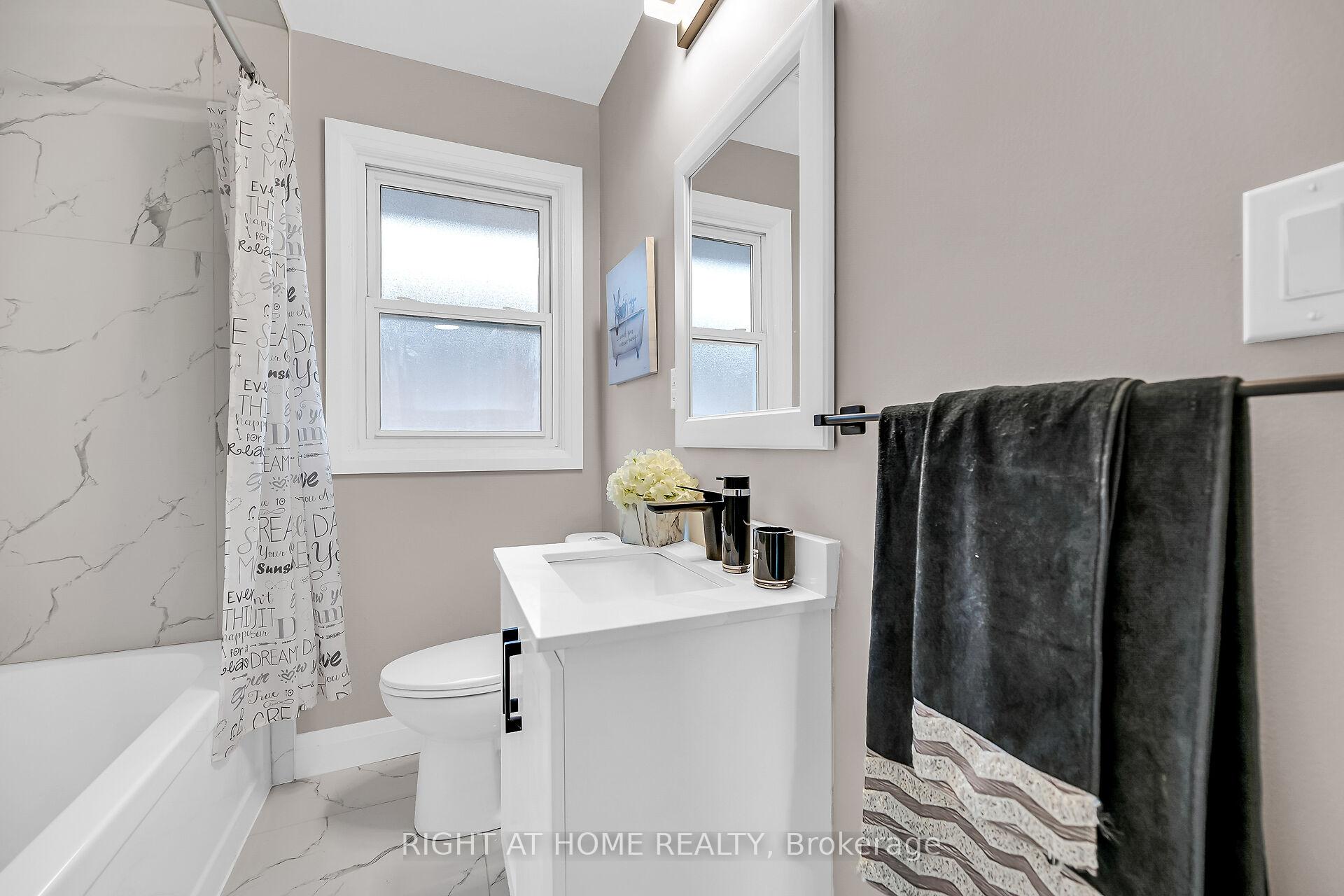 Photo 16 of 147 Allenby Avenue, Hamilton, Balfour — HOMEH