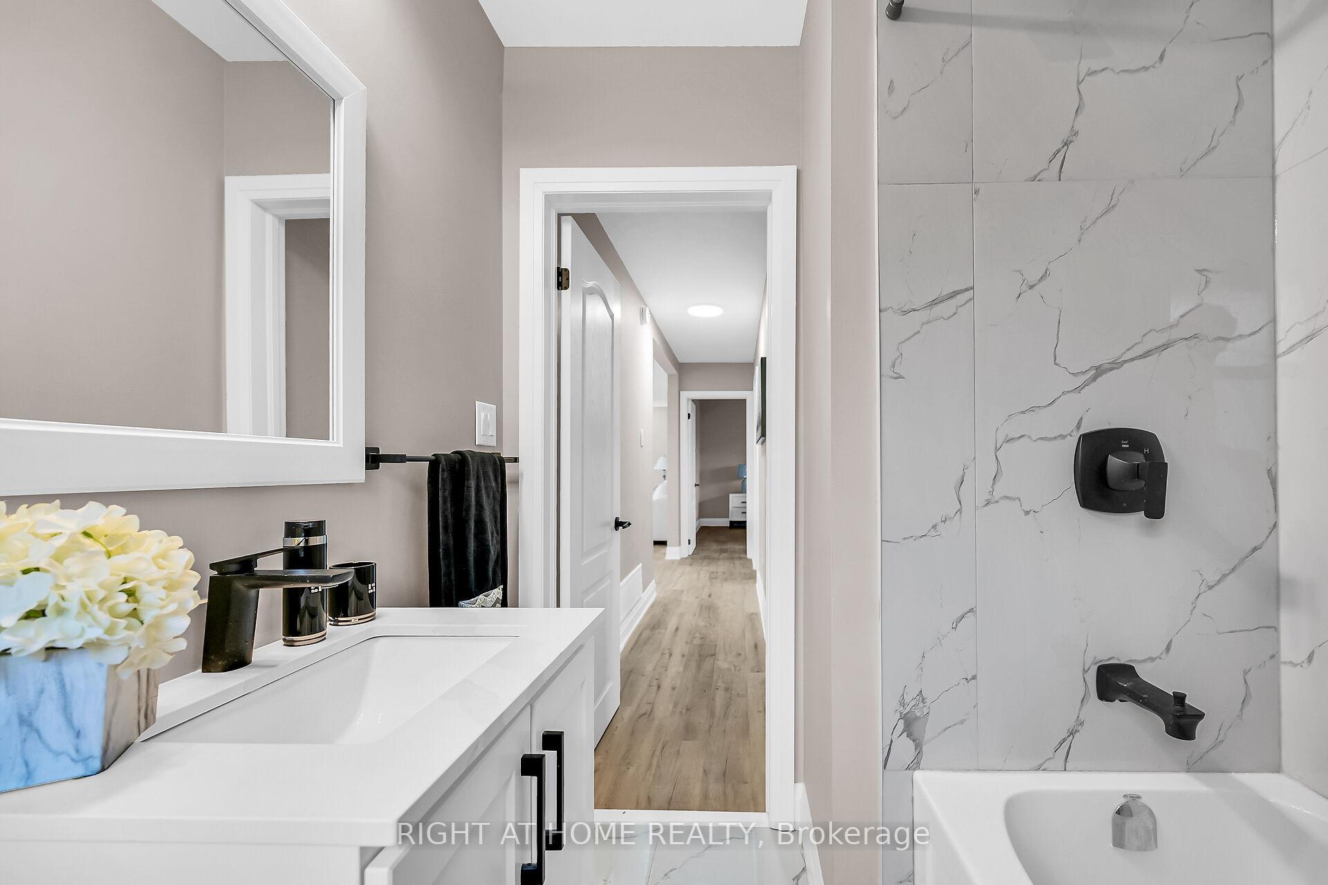 Photo 17 of 147 Allenby Avenue, Hamilton, Balfour — HOMEH