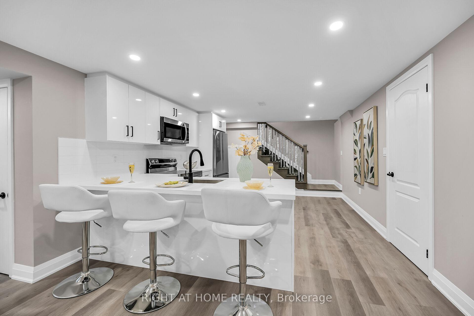 Photo 19 of 147 Allenby Avenue, Hamilton, Balfour — HOMEH