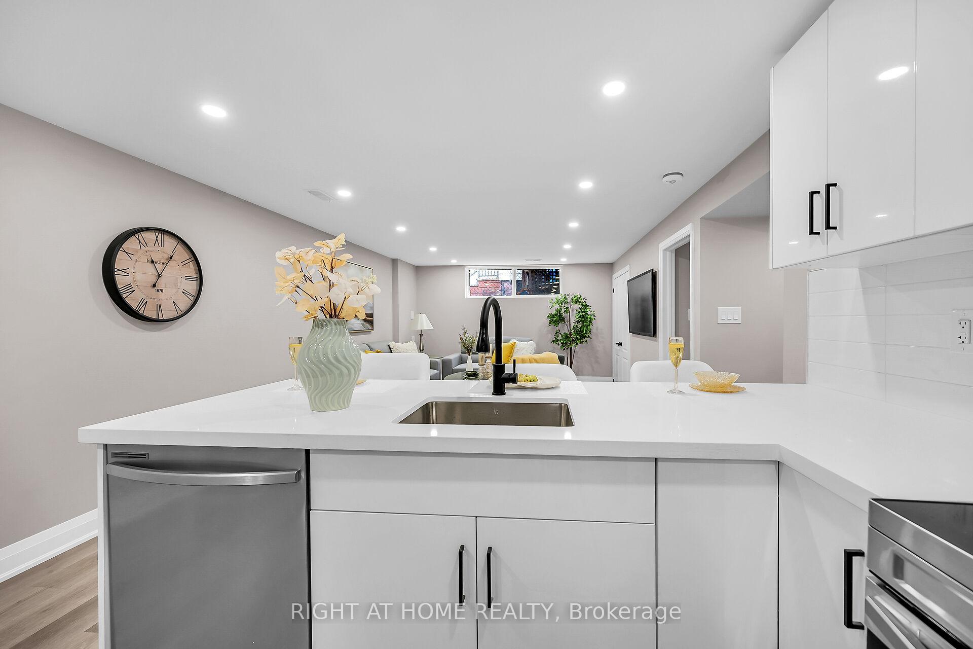 Photo 21 of 147 Allenby Avenue, Hamilton, Balfour — HOMEH