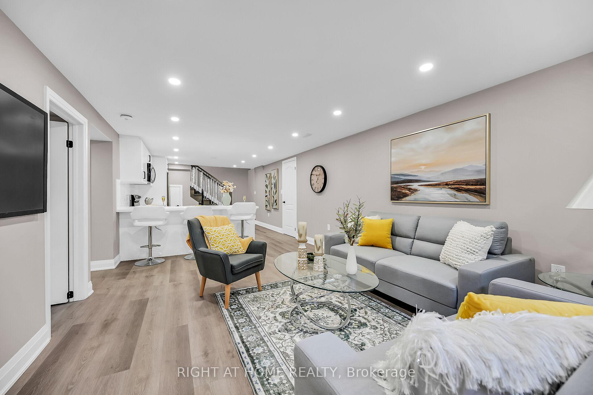 Photo 24 of 147 Allenby Avenue, Hamilton, Balfour — HOMEH