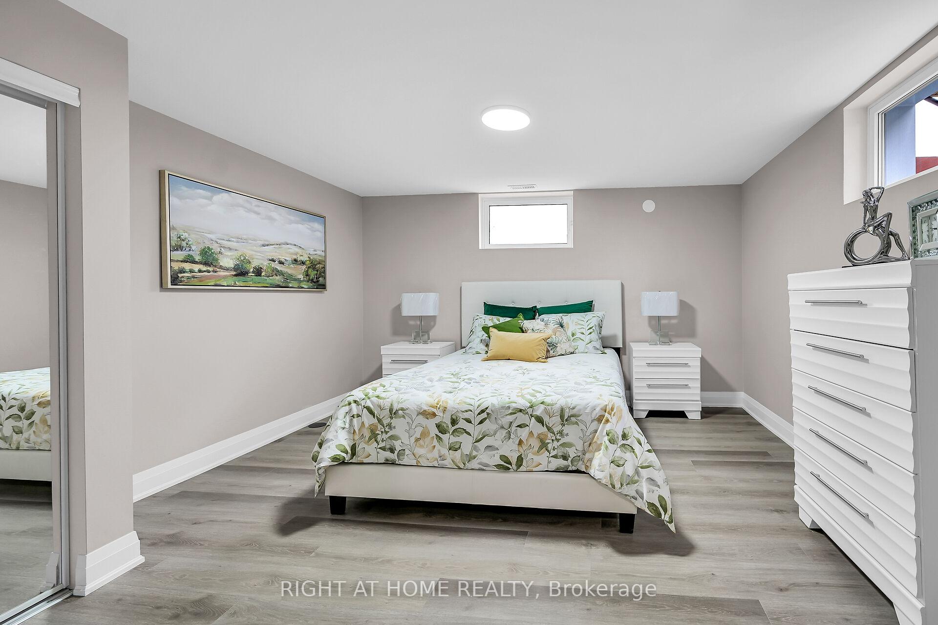 Photo 26 of 147 Allenby Avenue, Hamilton, Balfour — HOMEH