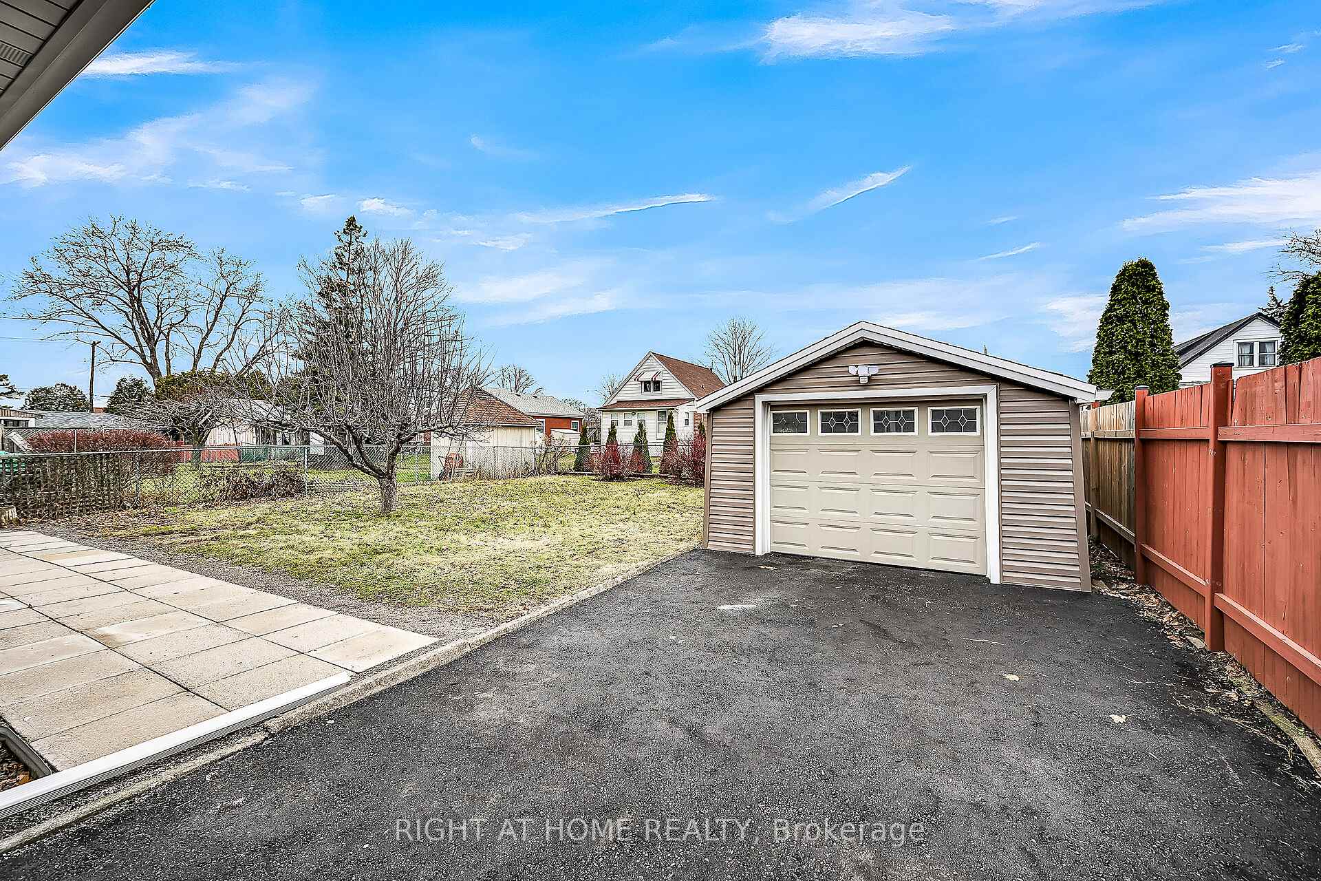 Photo 33 of 147 Allenby Avenue, Hamilton, Balfour — HOMEH