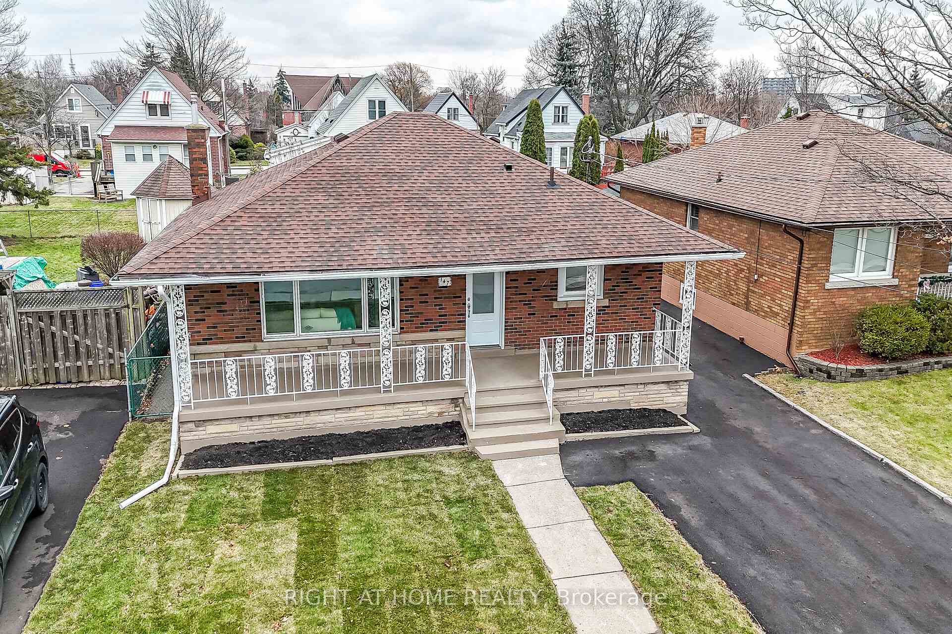 Photo 35 of 147 Allenby Avenue, Hamilton, Balfour — HOMEH