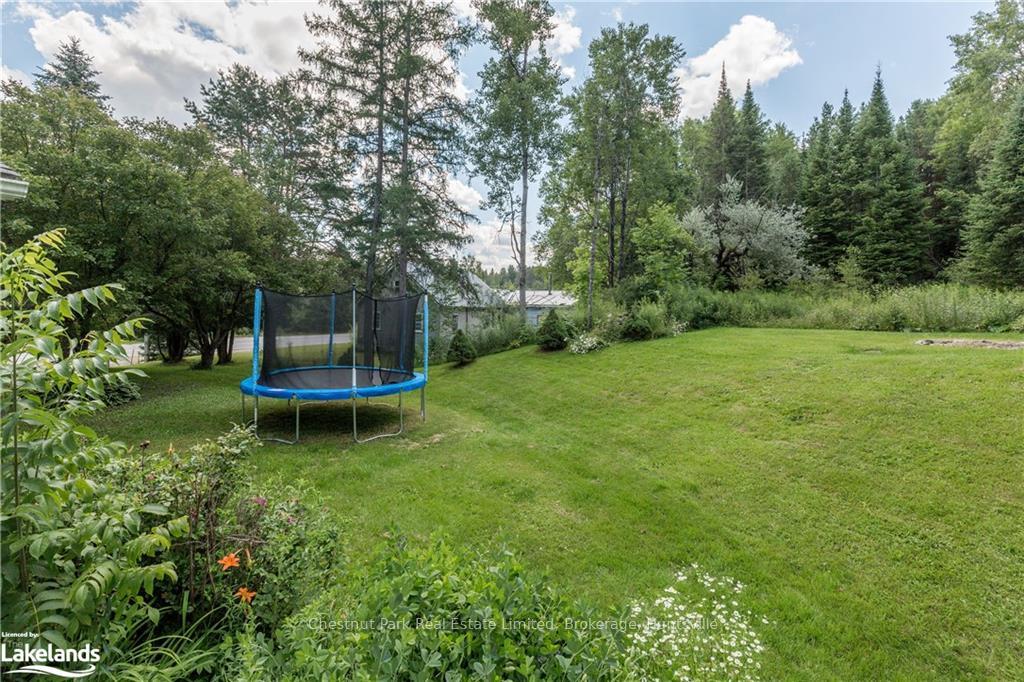 Photo 4 of 337 Ontario Street, Burk's Falls — HOMEH
