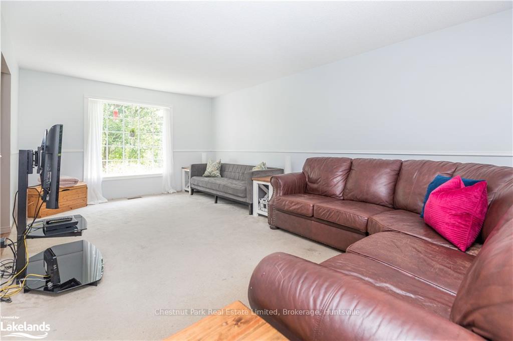 Photo 7 of 337 Ontario Street, Burk's Falls — HOMEH