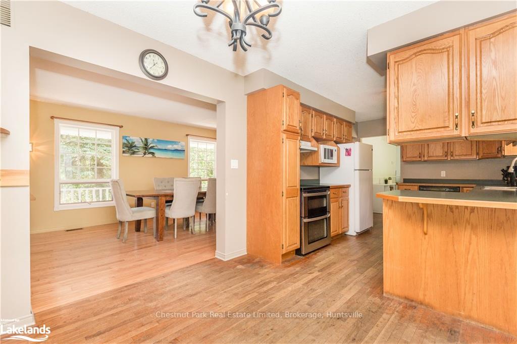 Photo 12 of 337 Ontario Street, Burk's Falls — HOMEH