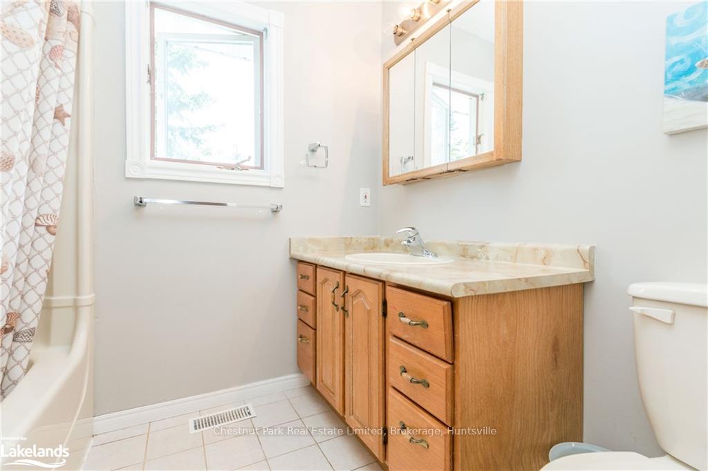 Photo 19 of 337 Ontario Street, Burk's Falls — HOMEH