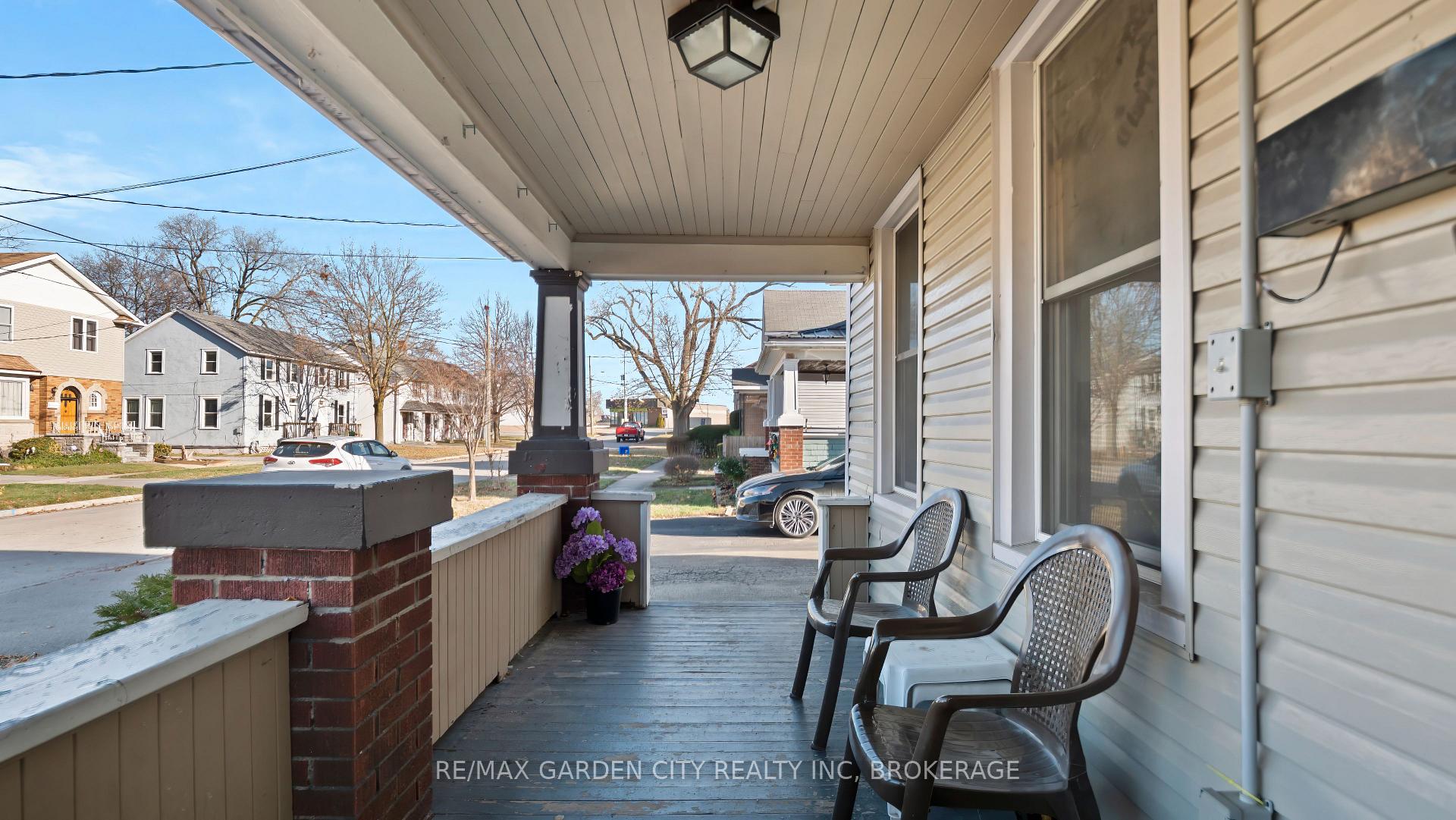 Photo 3 of 42 Dacotah Street, St. Catharines, Downtown — HOMEH