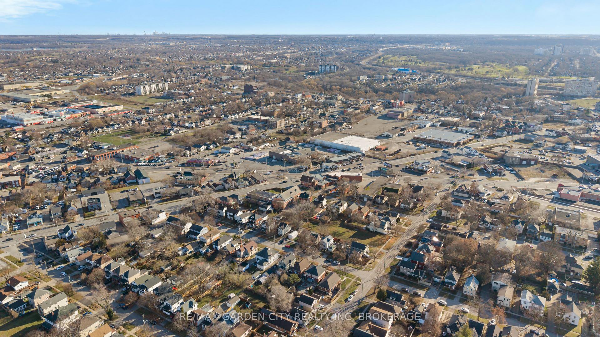 Photo 30 of 42 Dacotah Street, St. Catharines, Downtown — HOMEH