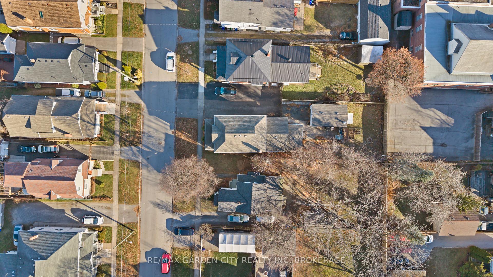 Photo 32 of 42 Dacotah Street, St. Catharines, Downtown — HOMEH