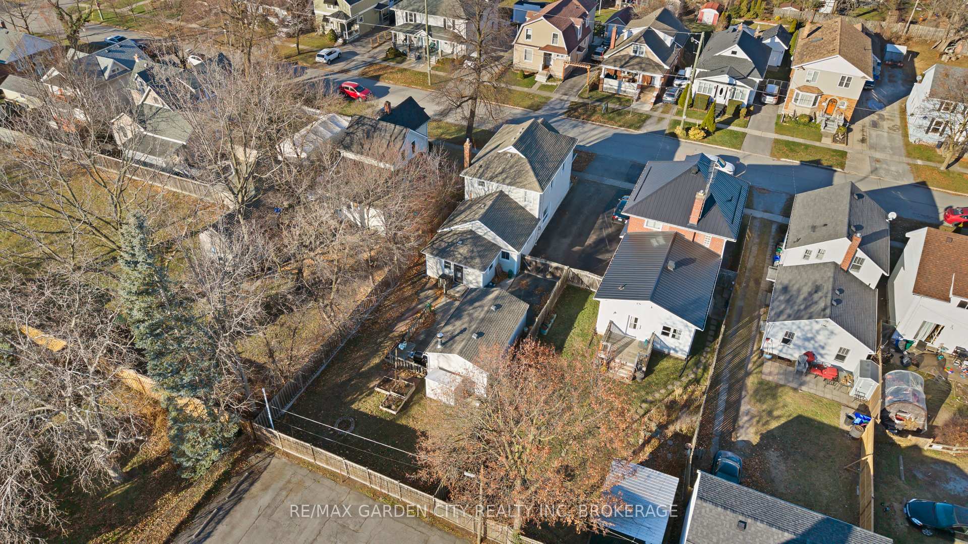 Photo 33 of 42 Dacotah Street, St. Catharines, Downtown — HOMEH