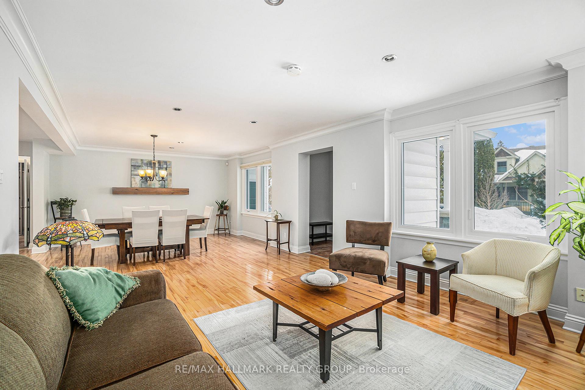 Photo 3 of 494 Mansfield Avenue, Ottawa, McKellar/Highland — HOMEH