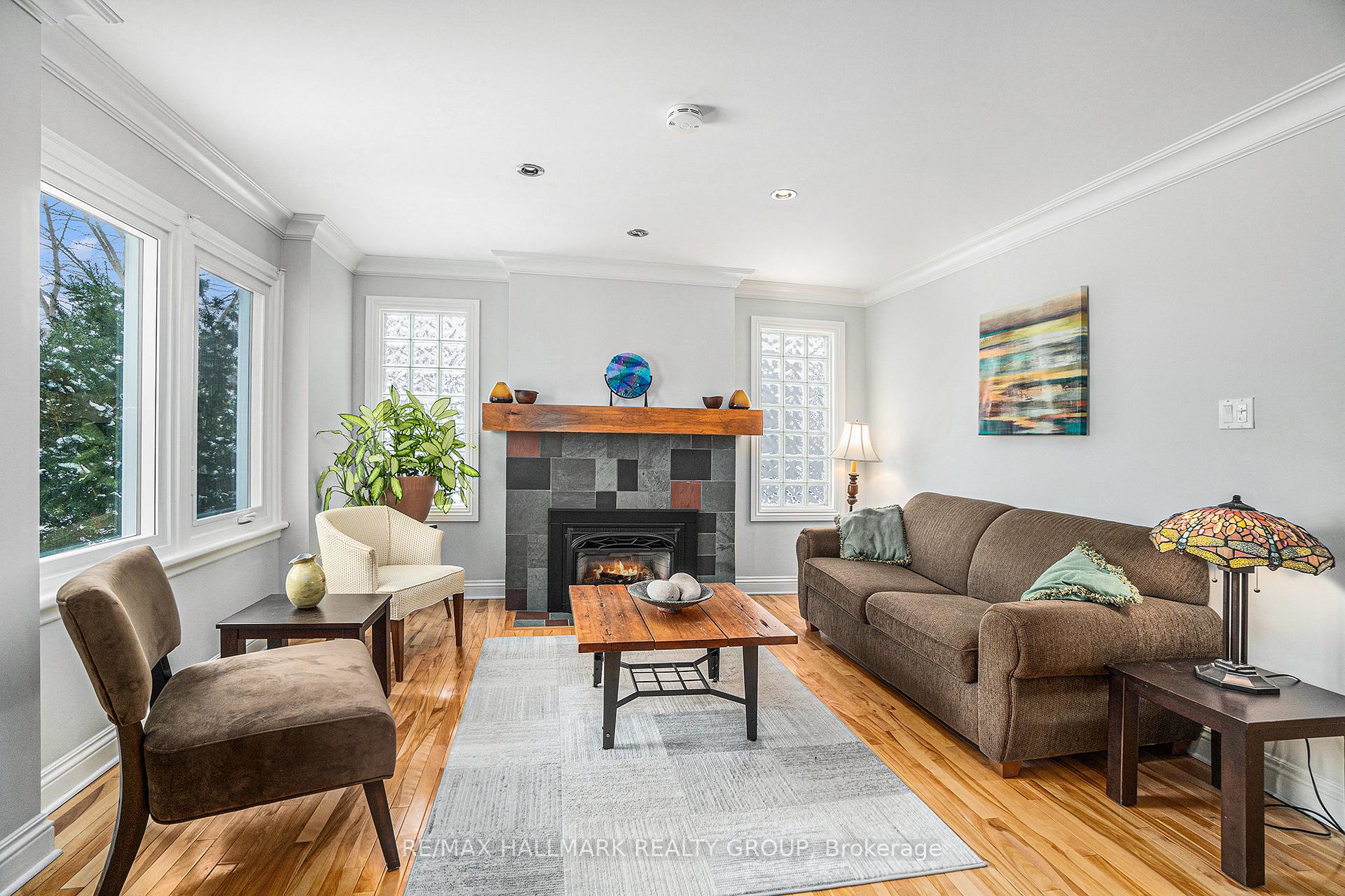 Photo 4 of 494 Mansfield Avenue, Ottawa, McKellar/Highland — HOMEH
