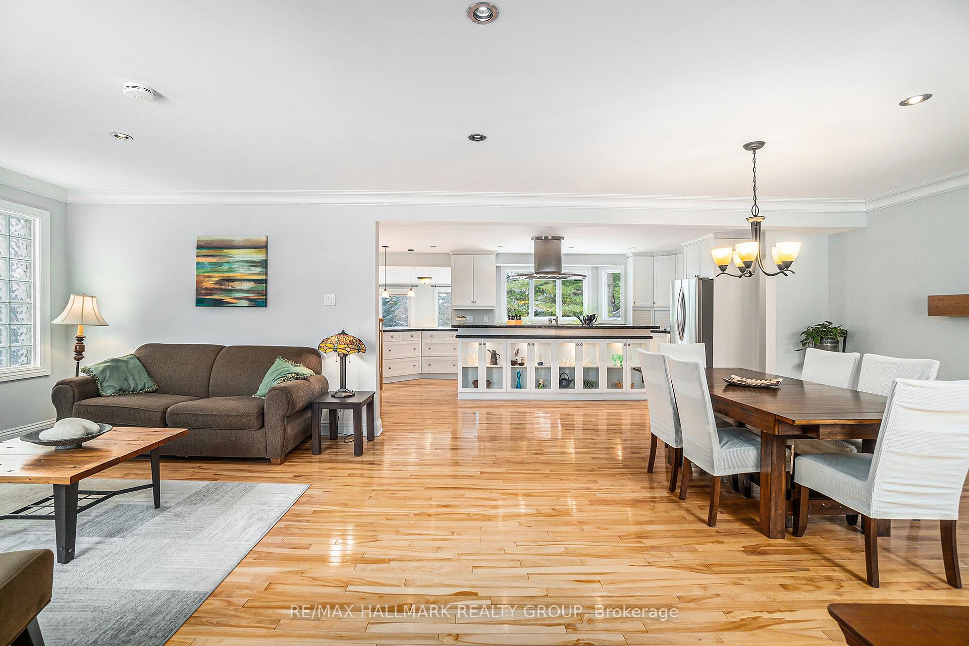 Photo 5 of 494 Mansfield Avenue, Ottawa, McKellar/Highland — HOMEH