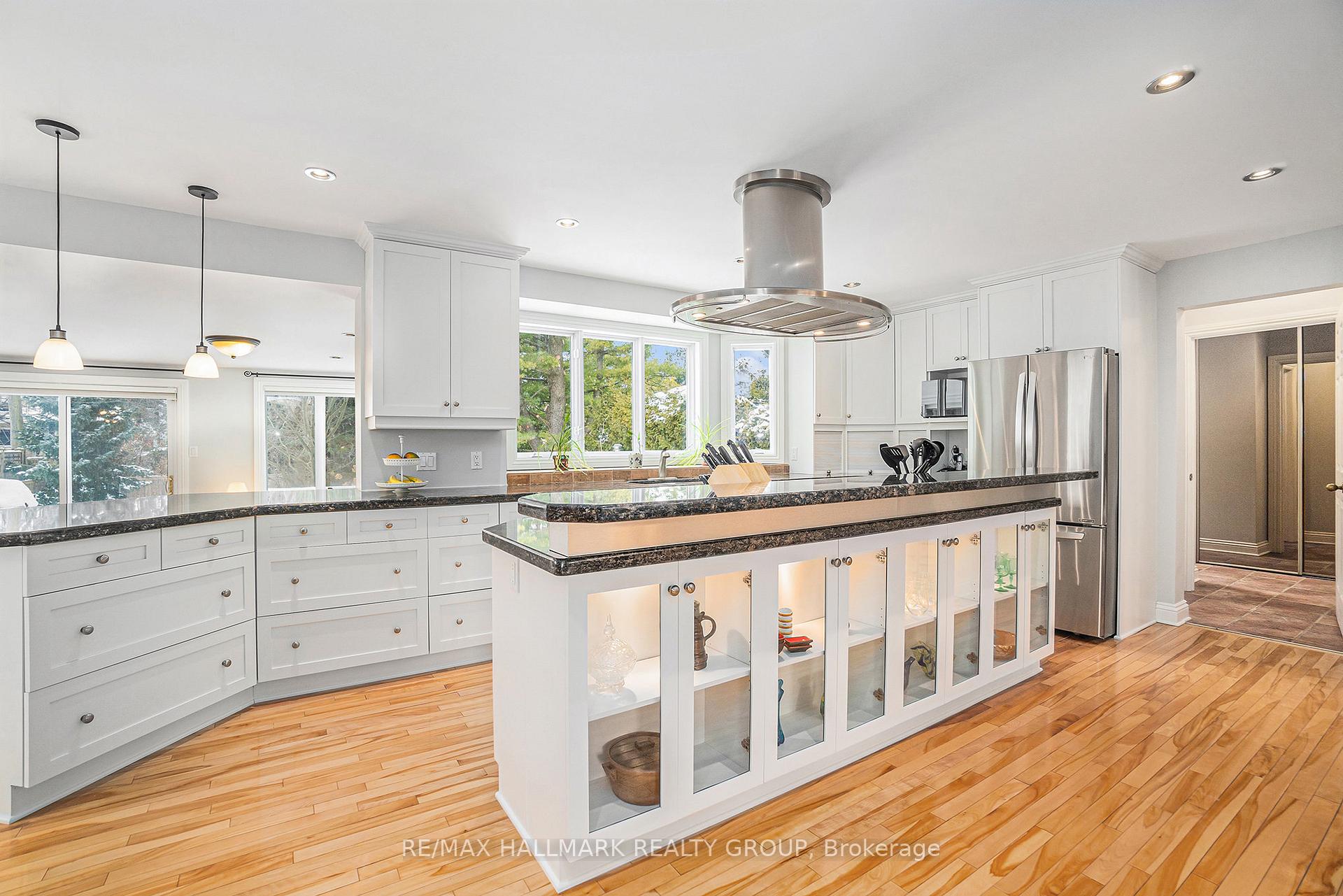 Photo 9 of 494 Mansfield Avenue, Ottawa, McKellar/Highland — HOMEH