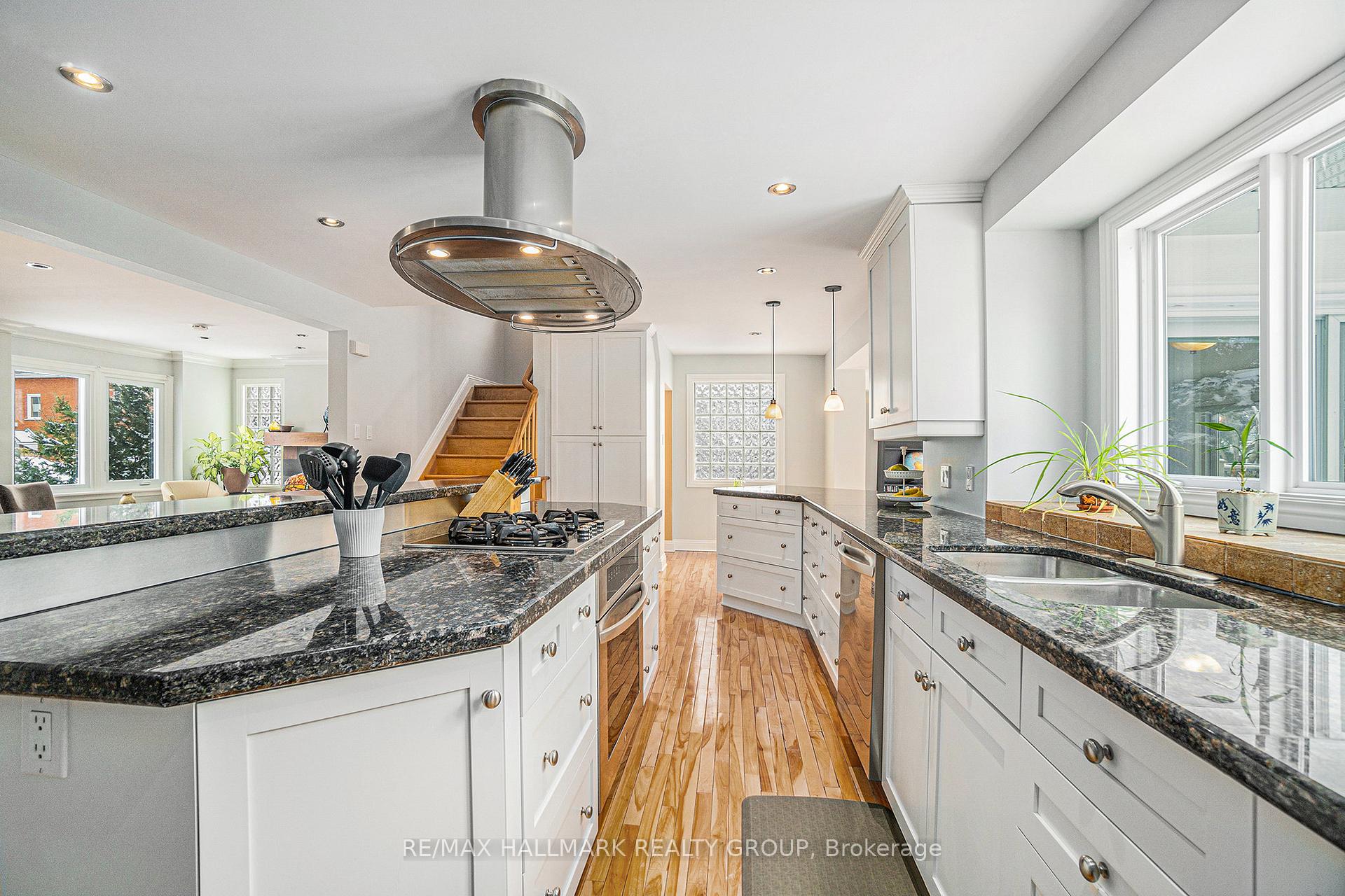 Photo 11 of 494 Mansfield Avenue, Ottawa, McKellar/Highland — HOMEH