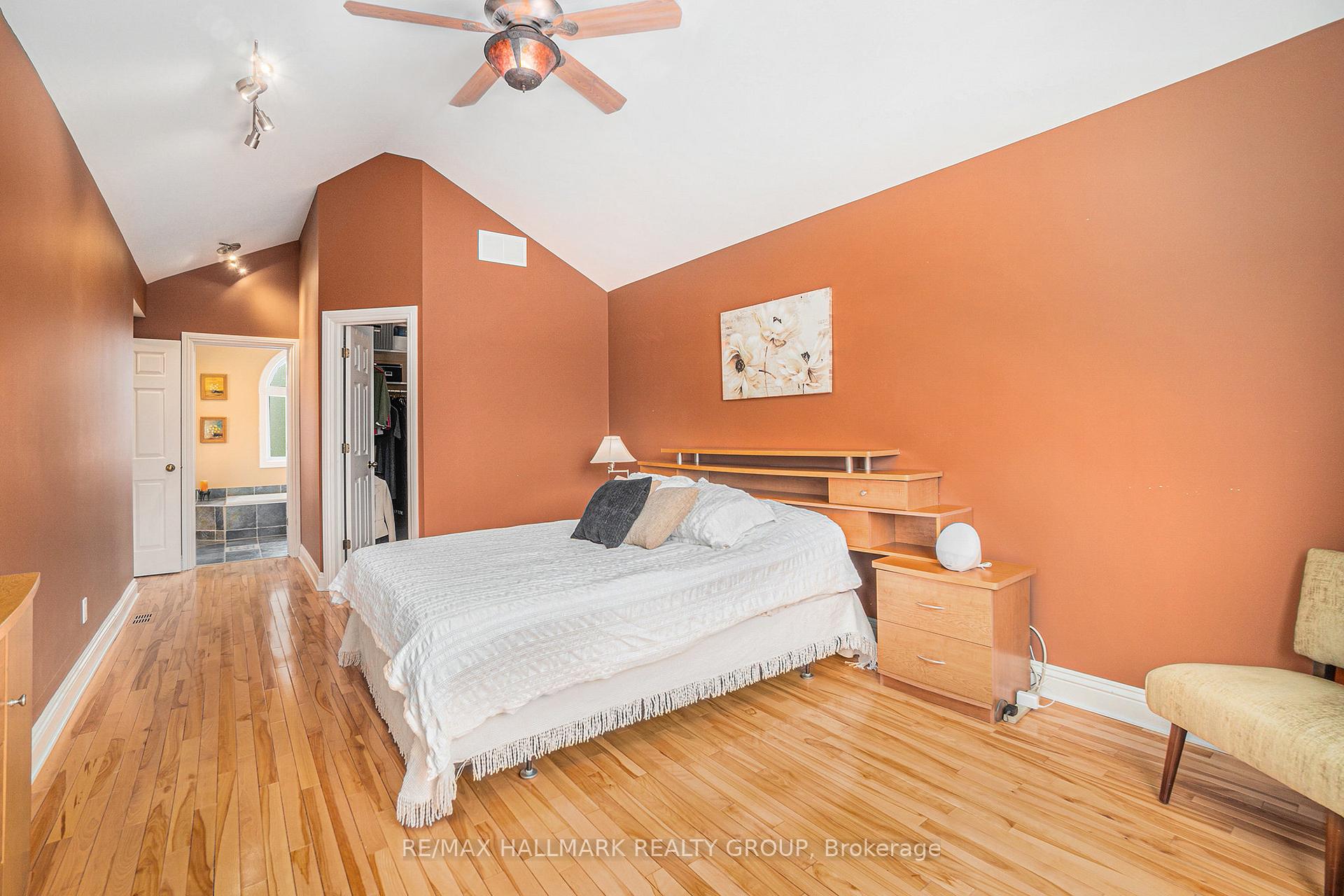 Photo 18 of 494 Mansfield Avenue, Ottawa, McKellar/Highland — HOMEH