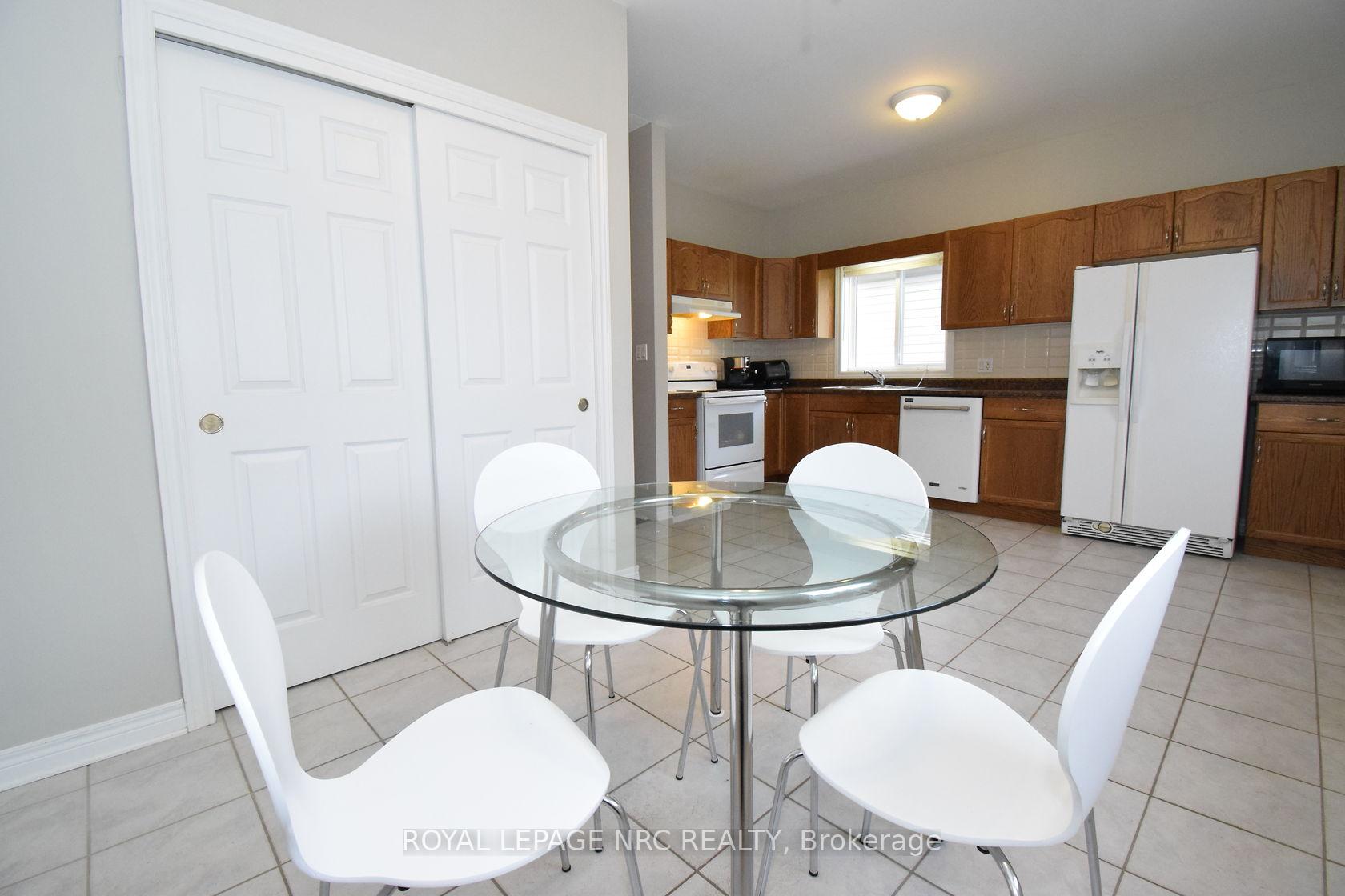 Photo 2 of 3 Cozocar Crescent, St. Catharines, Rykert/Vansickle — HOMEH