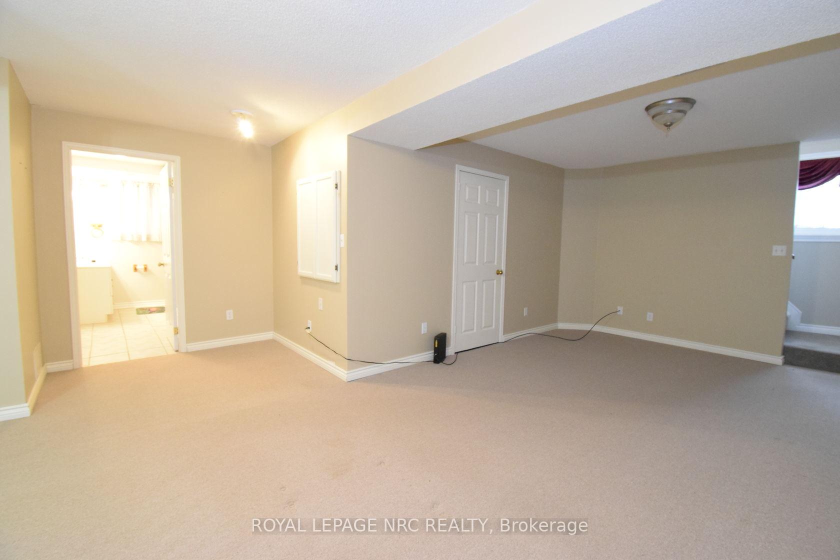 Photo 11 of 3 Cozocar Crescent, St. Catharines, Rykert/Vansickle — HOMEH