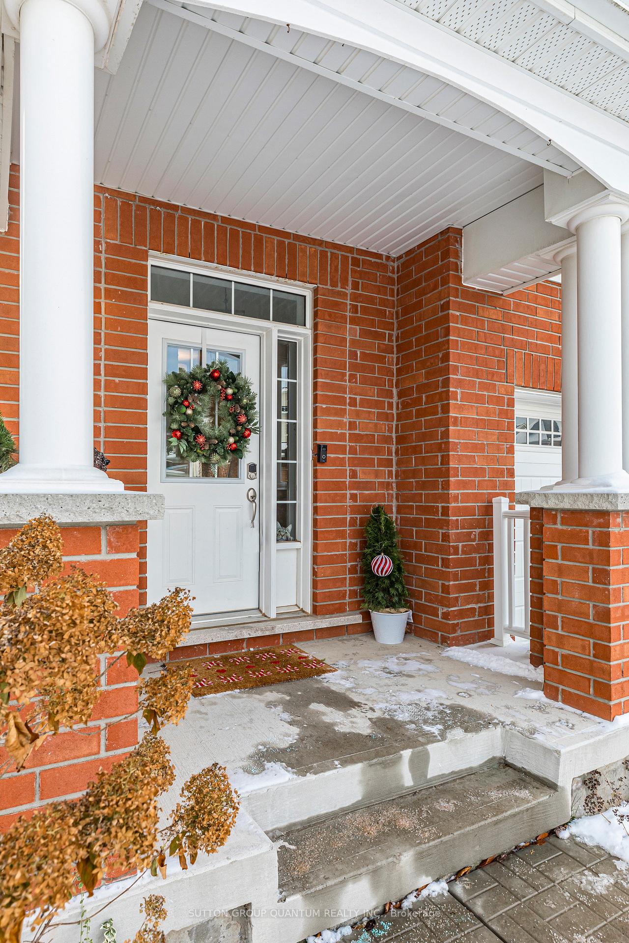 Photo 2 of 189 Stillwater Crescent, Hamilton, Waterdown — HOMEH