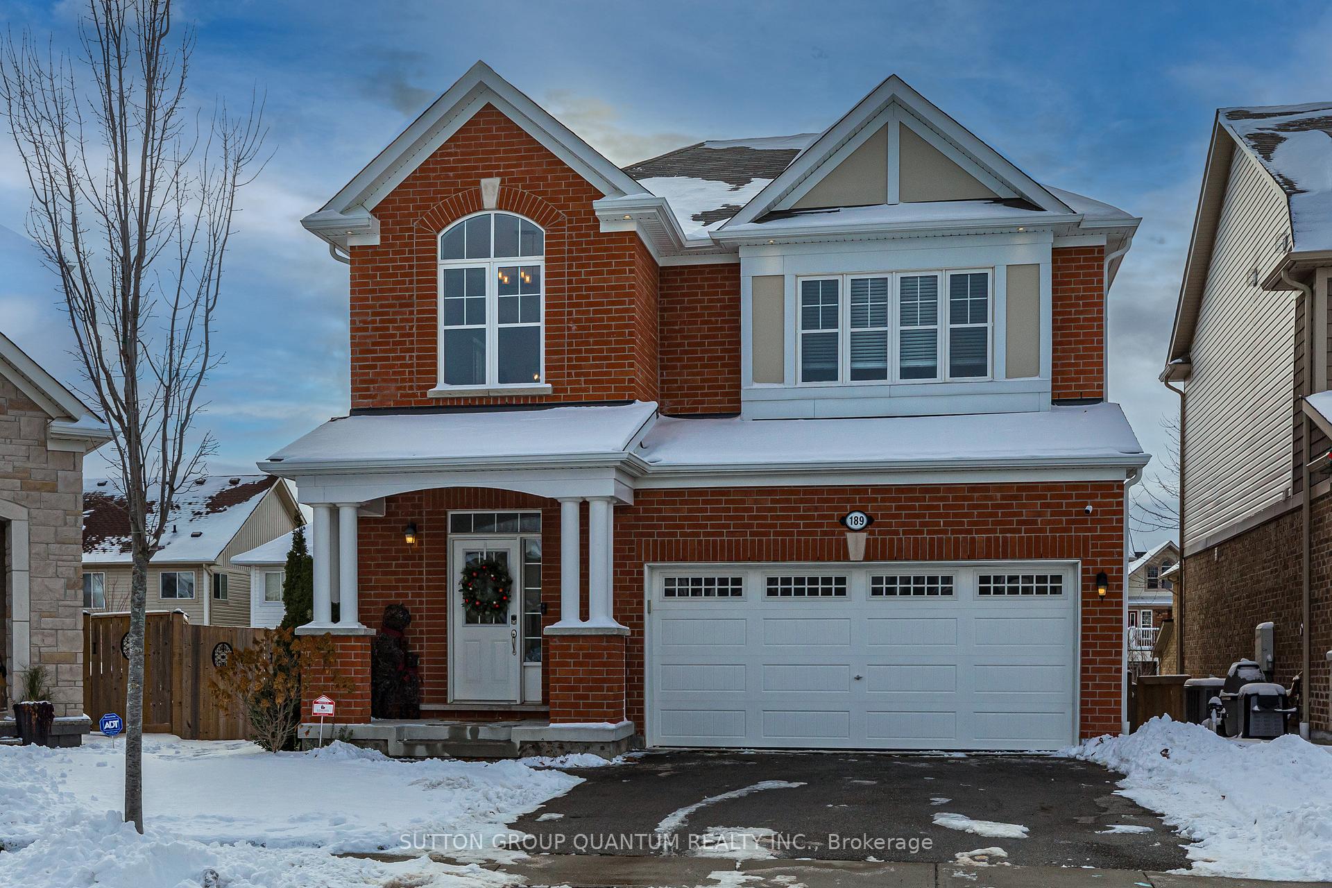 Photo 3 of 189 Stillwater Crescent, Hamilton, Waterdown — HOMEH