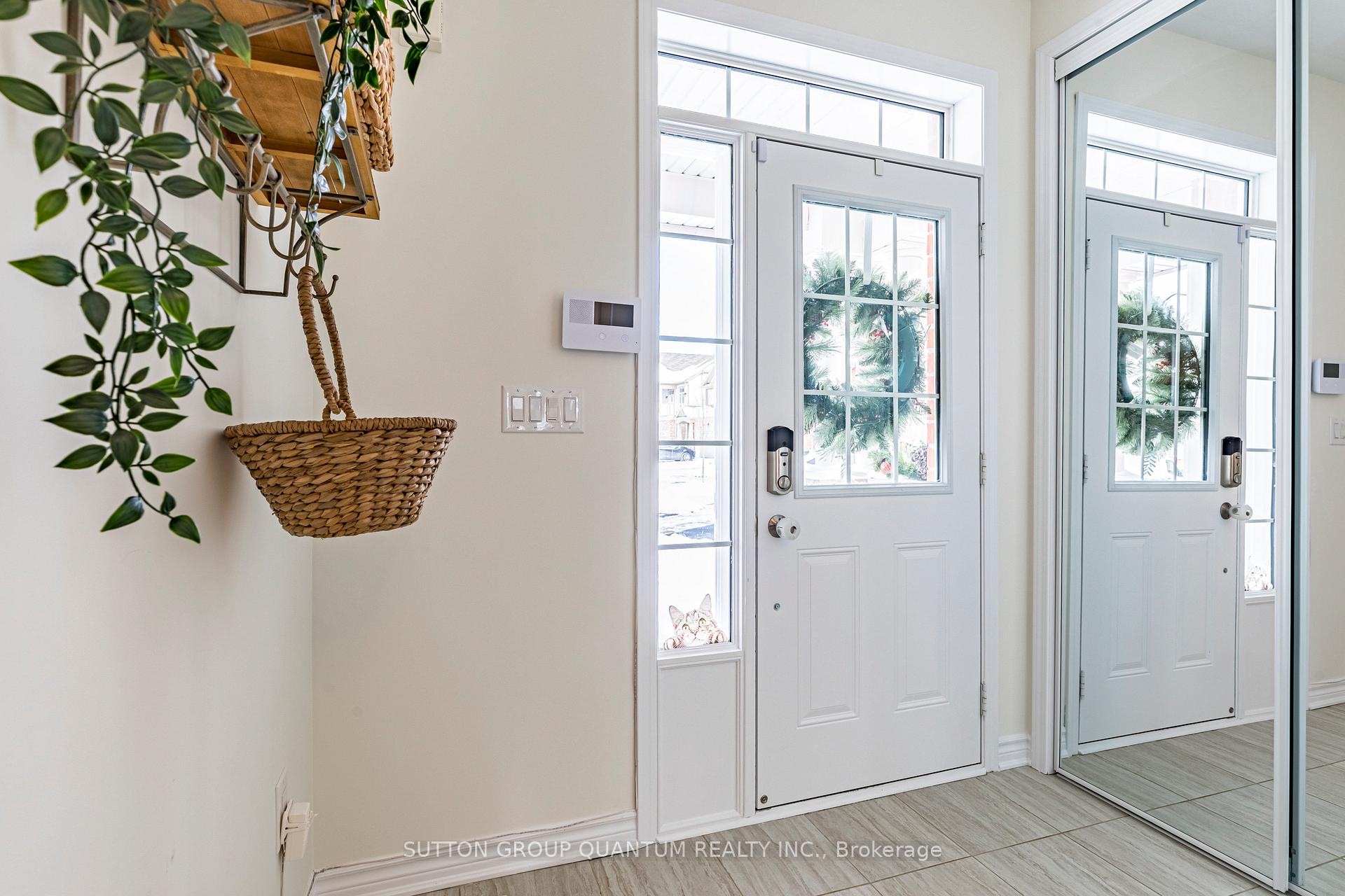 Photo 4 of 189 Stillwater Crescent, Hamilton, Waterdown — HOMEH