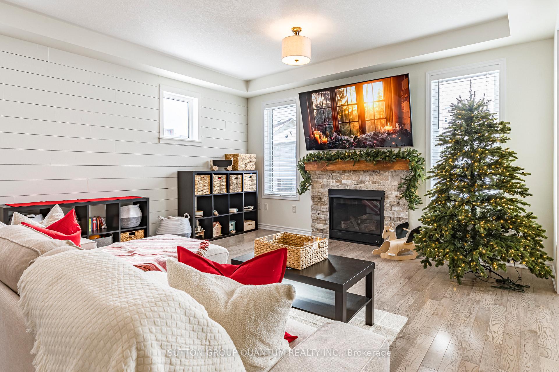 Photo 7 of 189 Stillwater Crescent, Hamilton, Waterdown — HOMEH