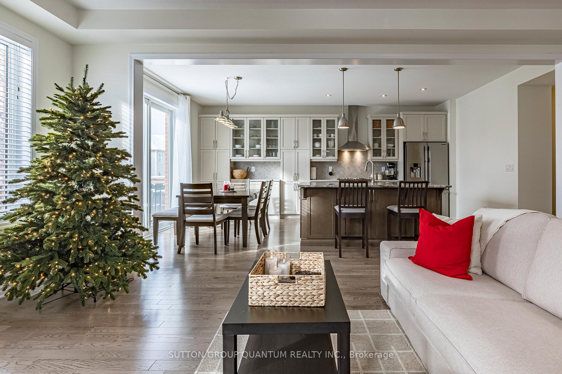 Photo 9 of 189 Stillwater Crescent, Hamilton, Waterdown — HOMEH