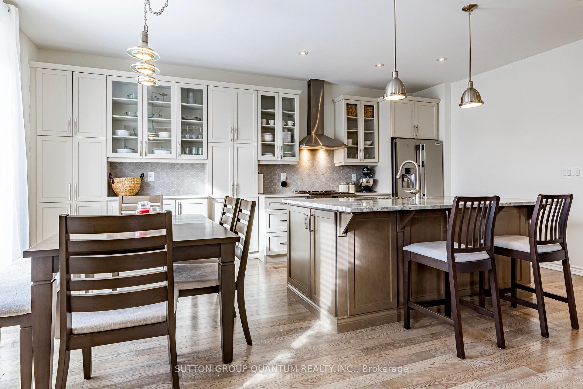 Photo 11 of 189 Stillwater Crescent, Hamilton, Waterdown — HOMEH