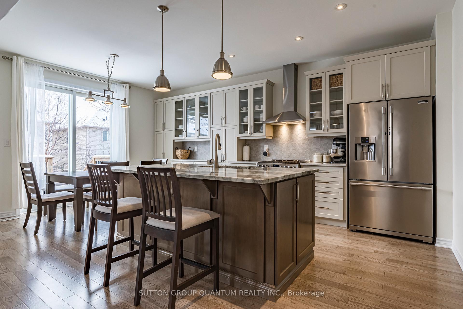 Photo 14 of 189 Stillwater Crescent, Hamilton, Waterdown — HOMEH